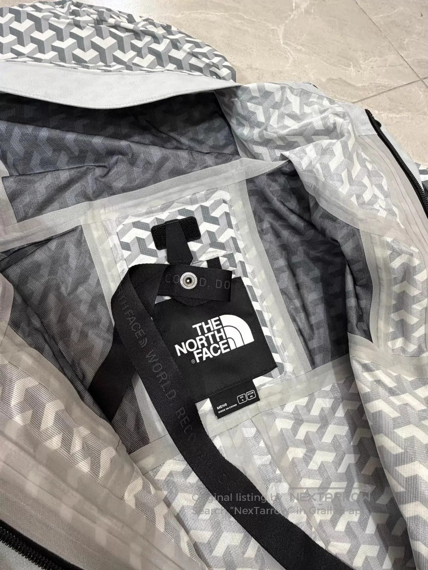 The North Face Gray Patterned Hooded Rain Jacket - Size S. Size US S / EU 44-46 / 1 - 3 Thumbnail