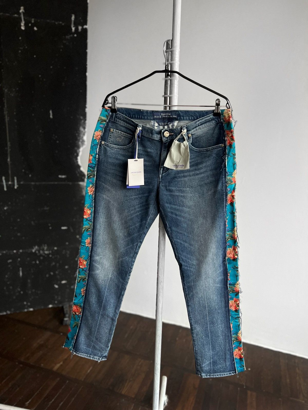 Jacob Cohen NWT Womens Blue Premium Karen Floral Jeans