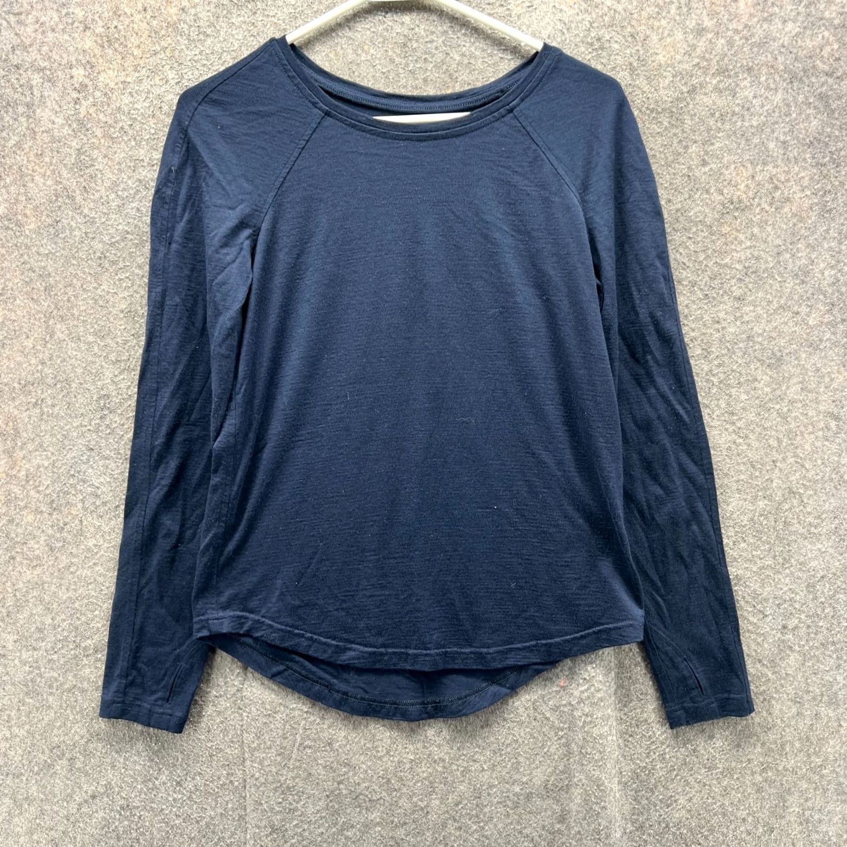 Lululemon Lululemon Shirt Womens 2 Blue Navy Long Sleeve T-Shirt Pullover Crew Neck Athletic Gym Swiftly Tech Run Jog Activewear Front-Runner Style Womens Size XS / US 0-2 / IT 36-38 - 2 Thumbnail