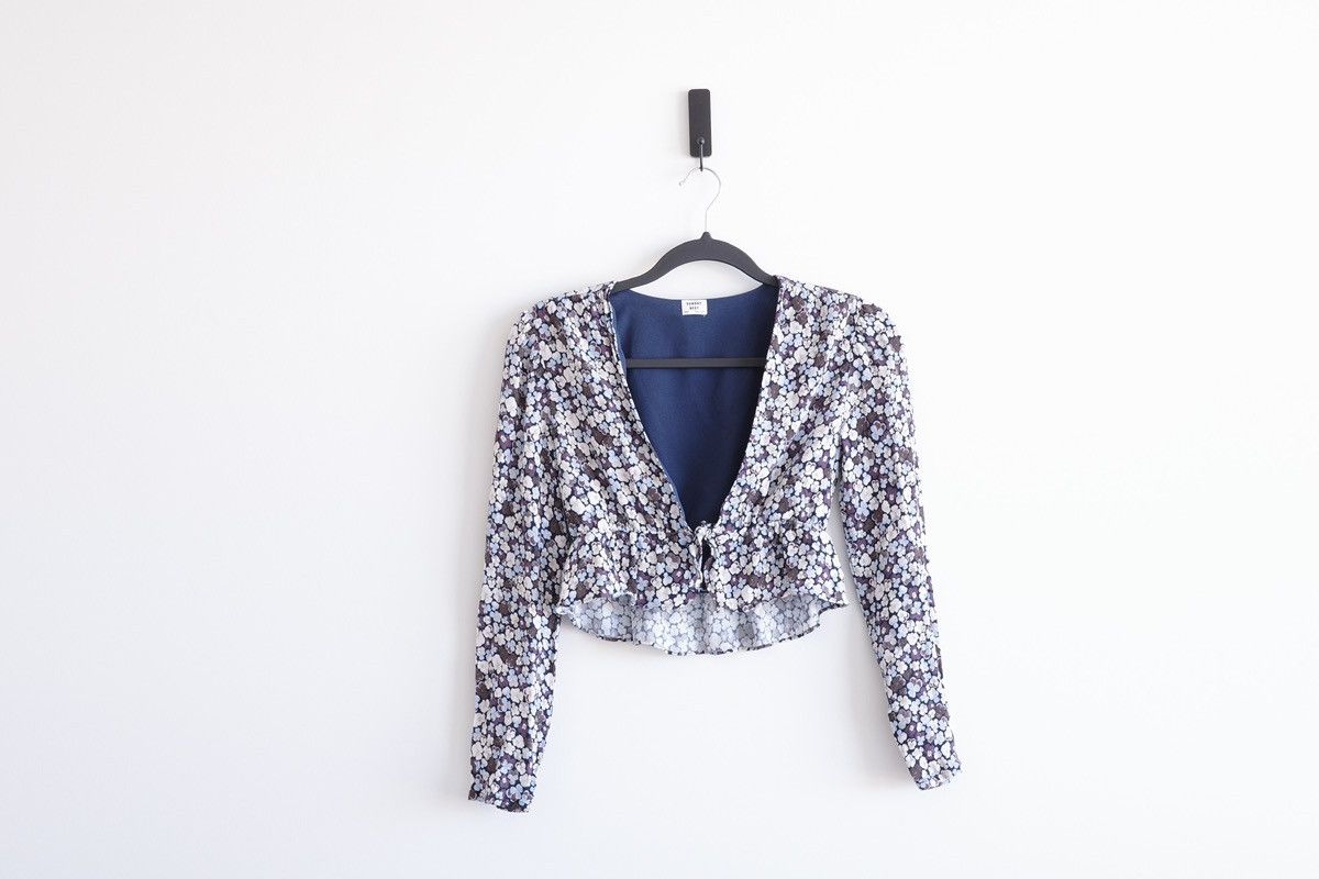 Aritzia Aritzia Sunday Best Tie Front Blouse Blue Foral Size US XXS Size XXS / US 00 / IT 34 - 1 Thumbnail