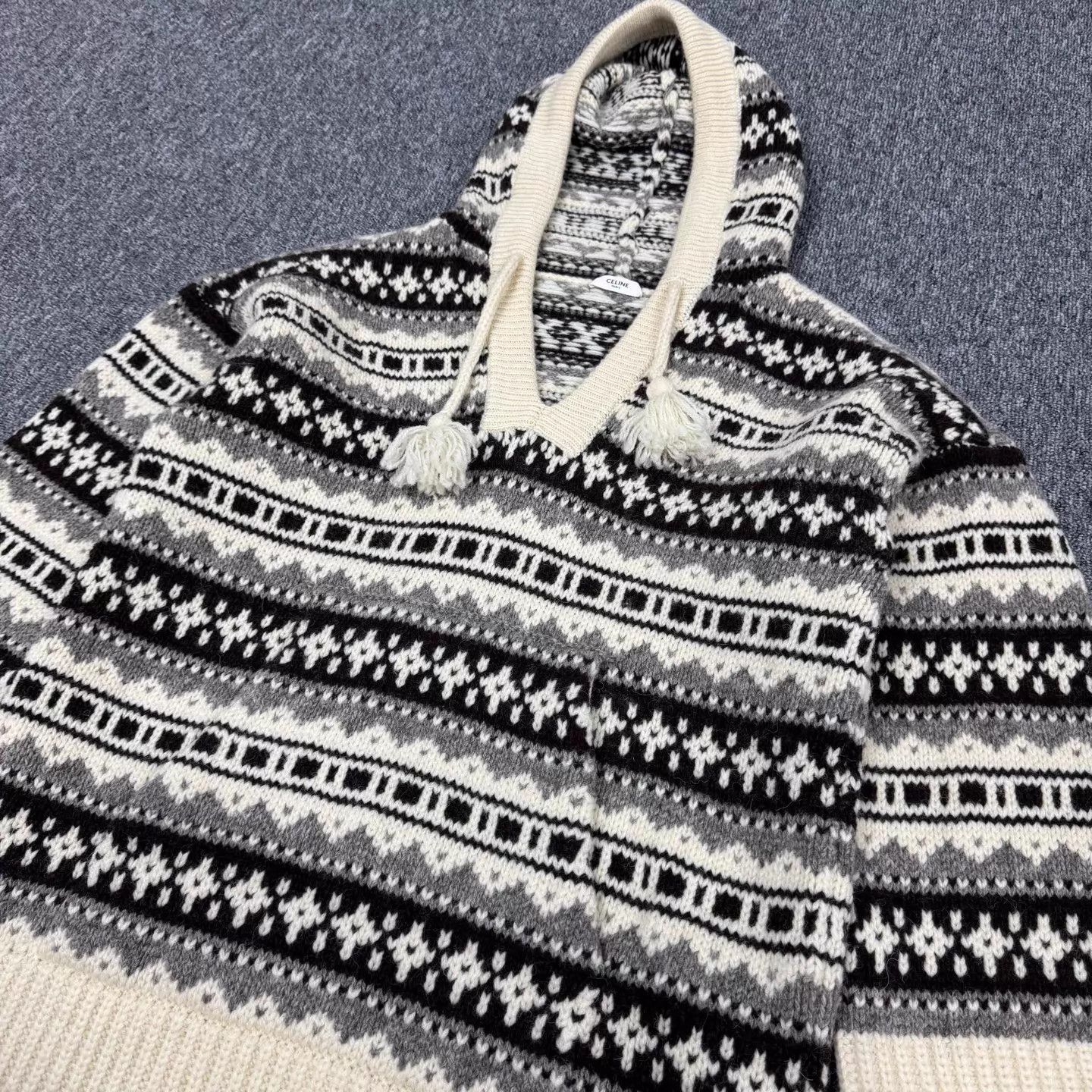 Celine Celine V-neck geometric knit hoodie M 99 new Size US M / EU 48-50 / 2 - 4 Thumbnail