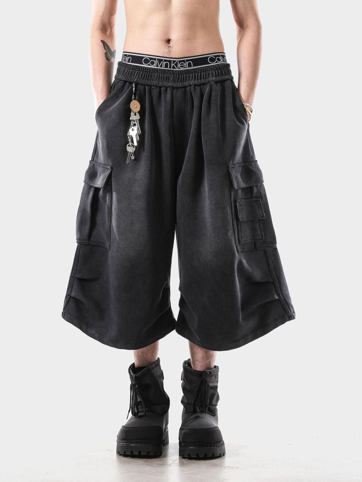 Japanese Brand Washed Black Cargo Shorts Size US 30 / EU 46 - 3 Thumbnail