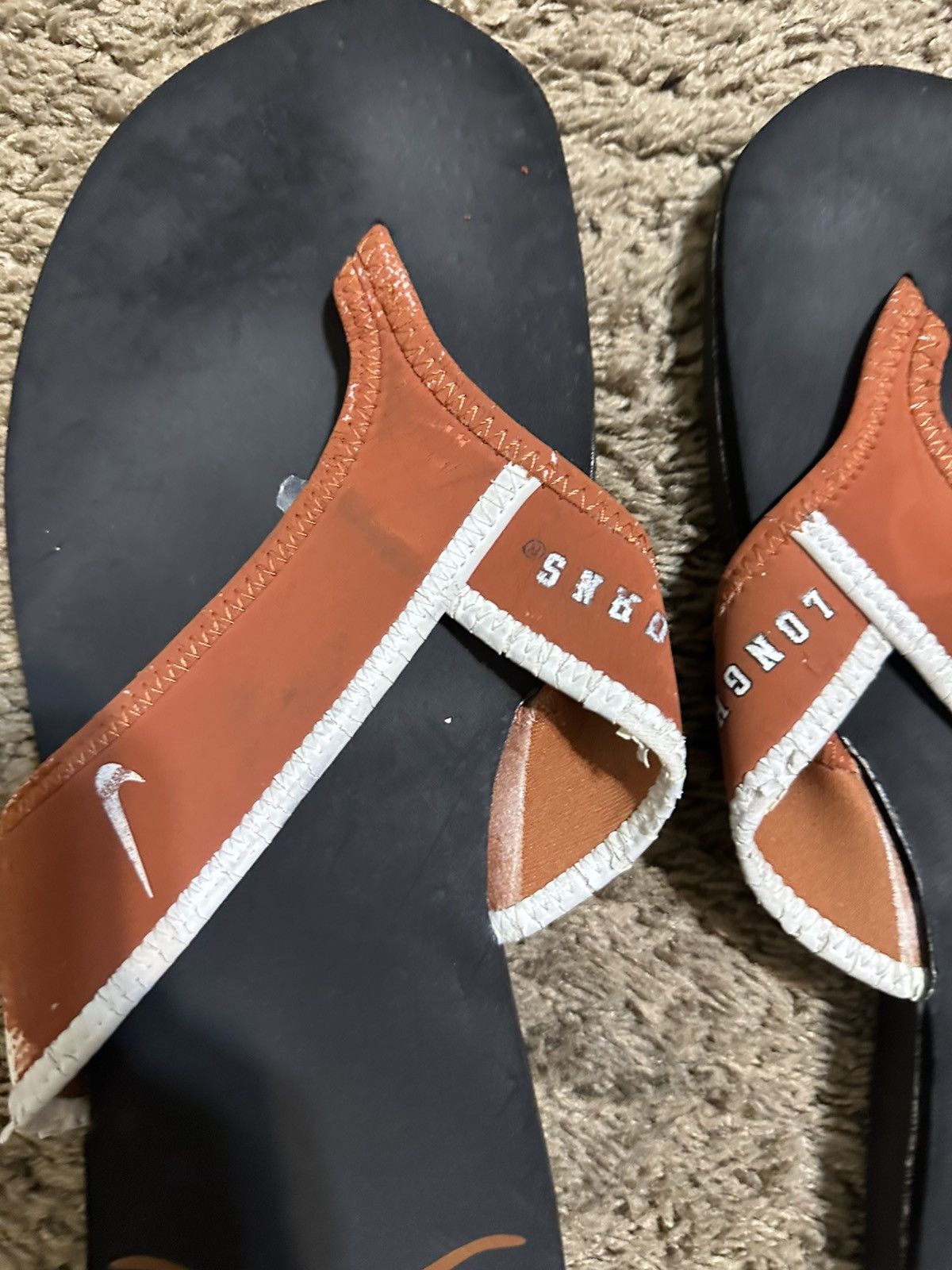 Nike Vintage Nike NCAA Texas Longhorns slides 00s size 12 Size US 12 / EU 45 - 3 Thumbnail