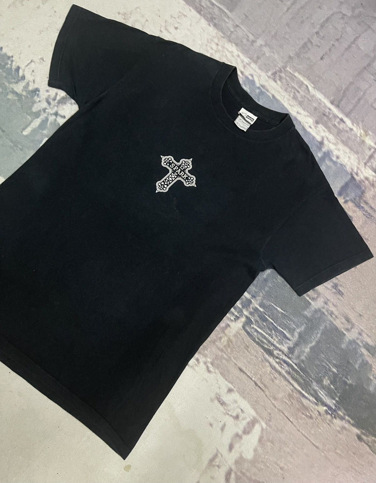 Vintage 90s SPARK USA BIG LOGO CROSS SPELLOUT SKATE TEES RARE Size US M / EU 48-50 / 2 - 4 Thumbnail