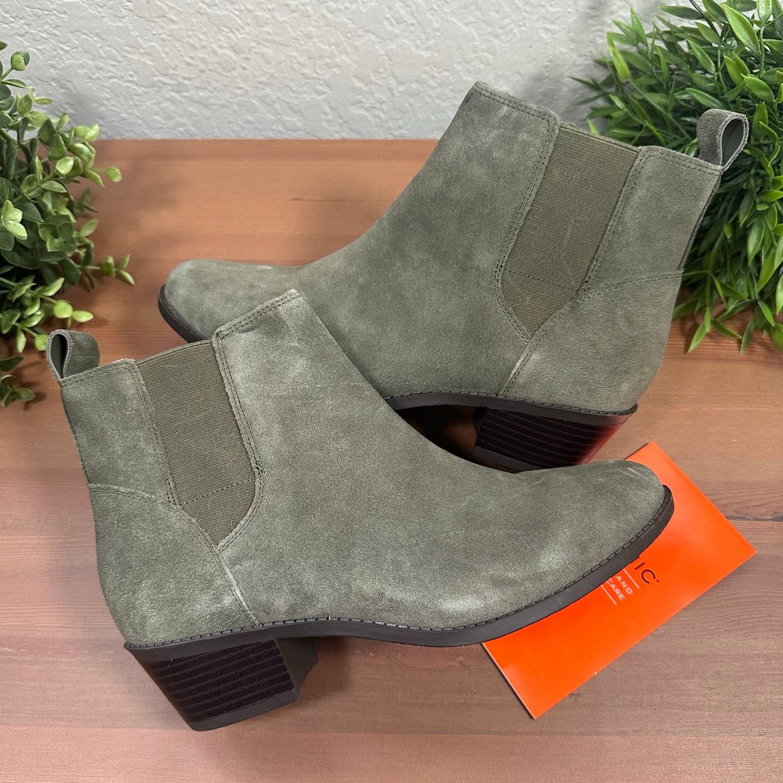 Vionic Vionic Roseland Water-Repellent Suede Ankle Boots Wide Size US 7.5 / IT 37.5 - 1 Thumbnail