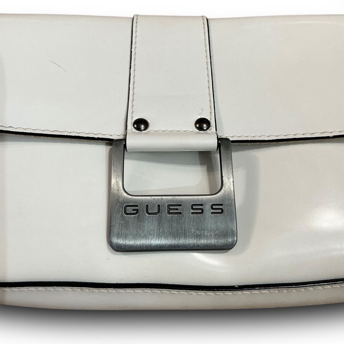 Guess Y2K Small Vintage Guess White Handbag Purse Shoulder Bag Size ONE SIZE - 3 Thumbnail