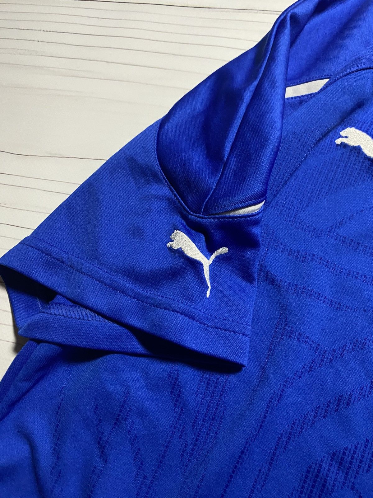 Puma × Vintage Vintage Italy 2010 home soccer football y2k t shirt Jersey Size US S / EU 44-46 / 1 - 9 Thumbnail