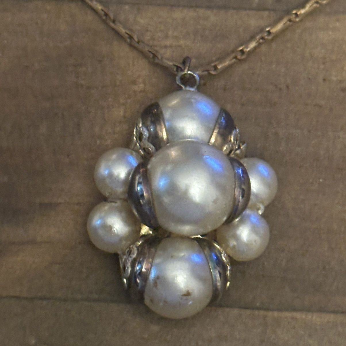 Vintage Vintage gold tone cluster pearl pendant necklace Size ONE SIZE - 3 Thumbnail