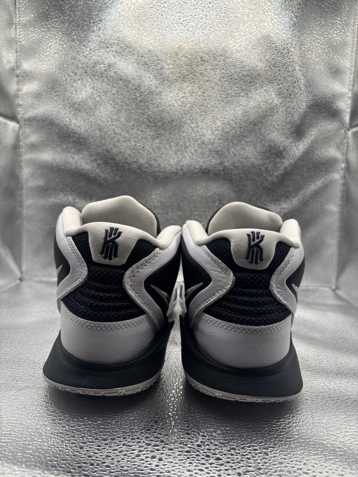 Nike Nike Kyrie infinity TB black white Size US 9.5 / EU 42-43 - 4 Thumbnail