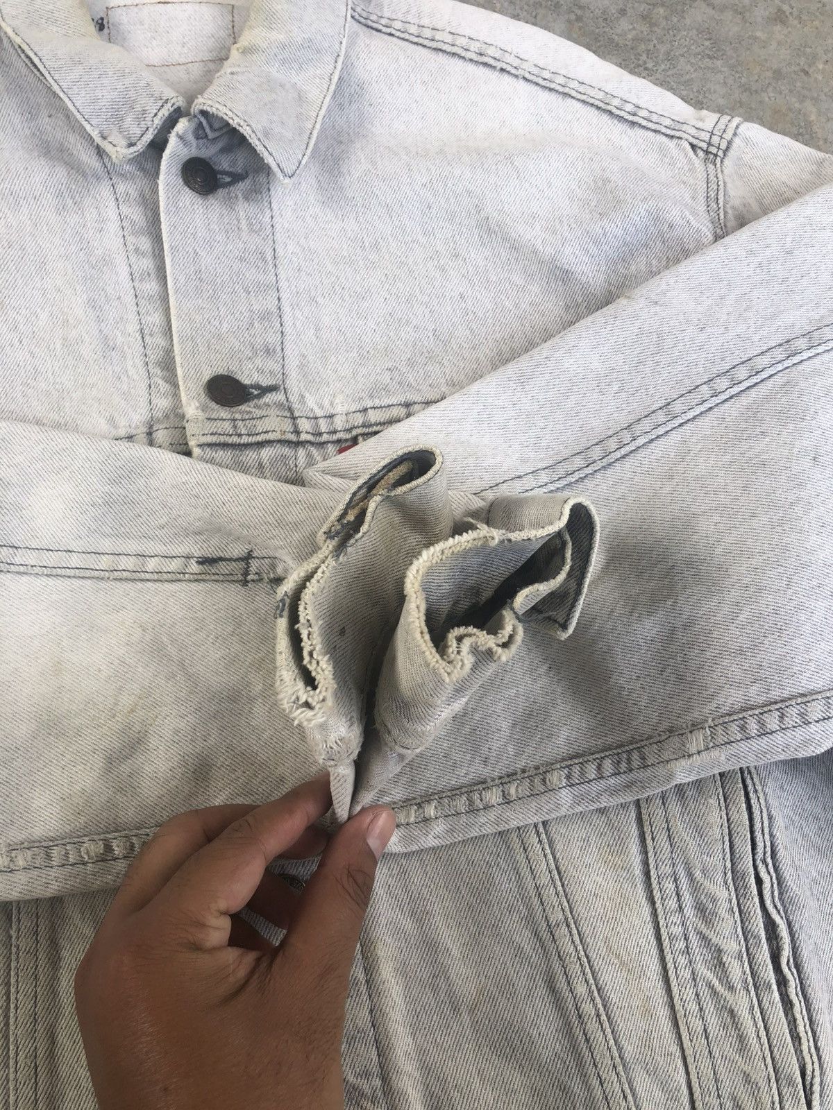 Levi's Vintage 80’s Levis Denim Jacket Distressed Size US L / EU 52-54 / 3 - 19 Thumbnail
