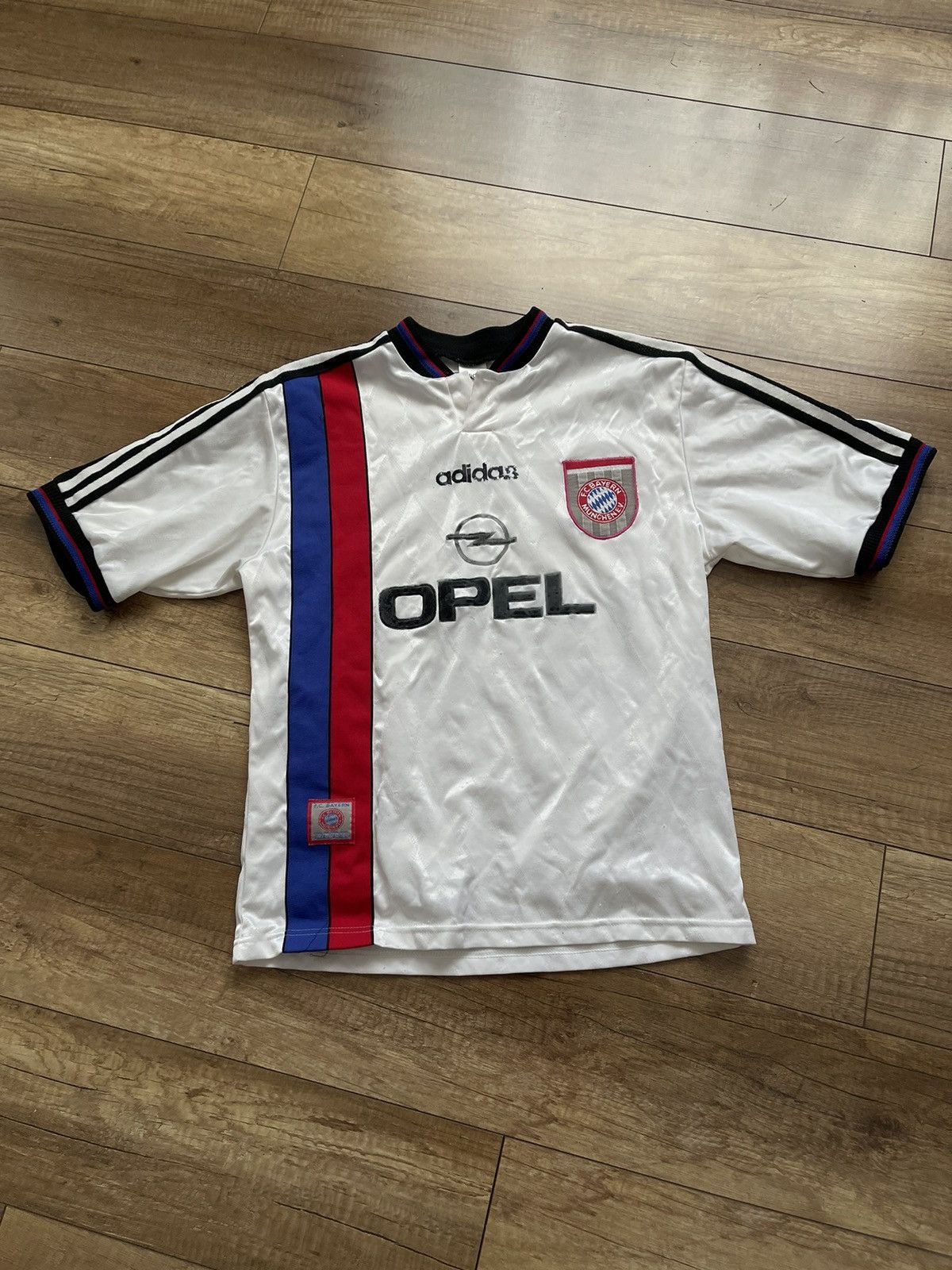Adidas 1995/1996 Adidas Bayern Munich Vintage Soccer Jersey T-Shirt Size US S / EU 44-46 / 1 - 2 Thumbnail