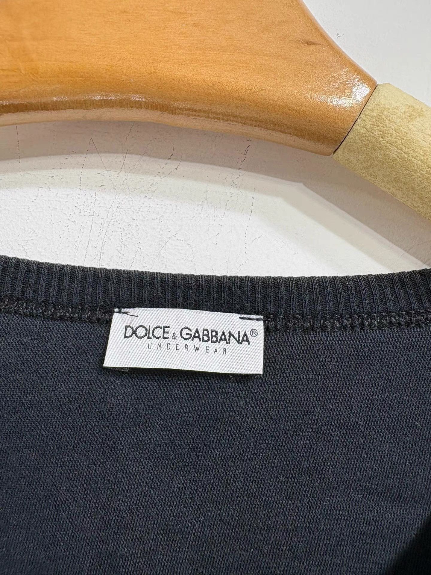 Dolce & Gabbana DOLCE&GABBANA Men's Black Short Sleeve K29 Size US M / EU 48-50 / 2 - 3 Thumbnail