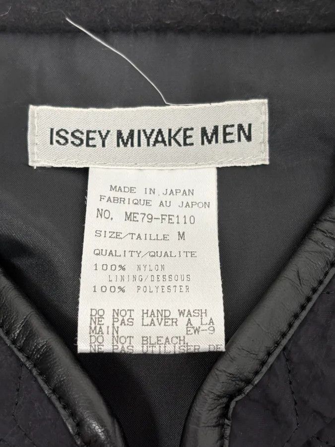 Issey Miyake 2000s Issey Miyake Black Quilted Nylon Vest Size US S / EU 44-46 / 1 - 9 Thumbnail