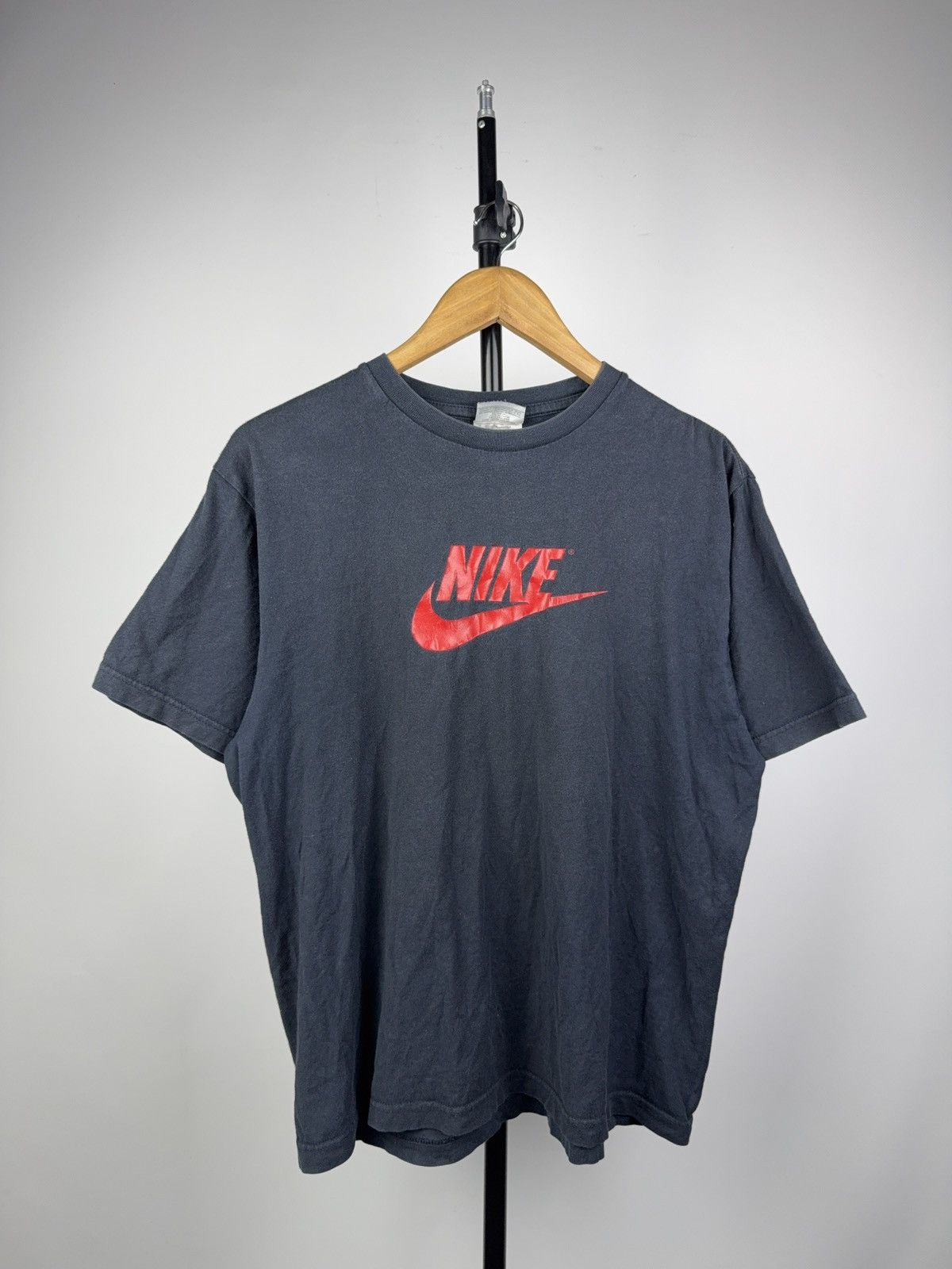 Nike Vintage Retro 00s Nike Red Swoosh Logo Y2K Tee Shirt Size US M / EU 48-50 / 2 - 1 Thumbnail