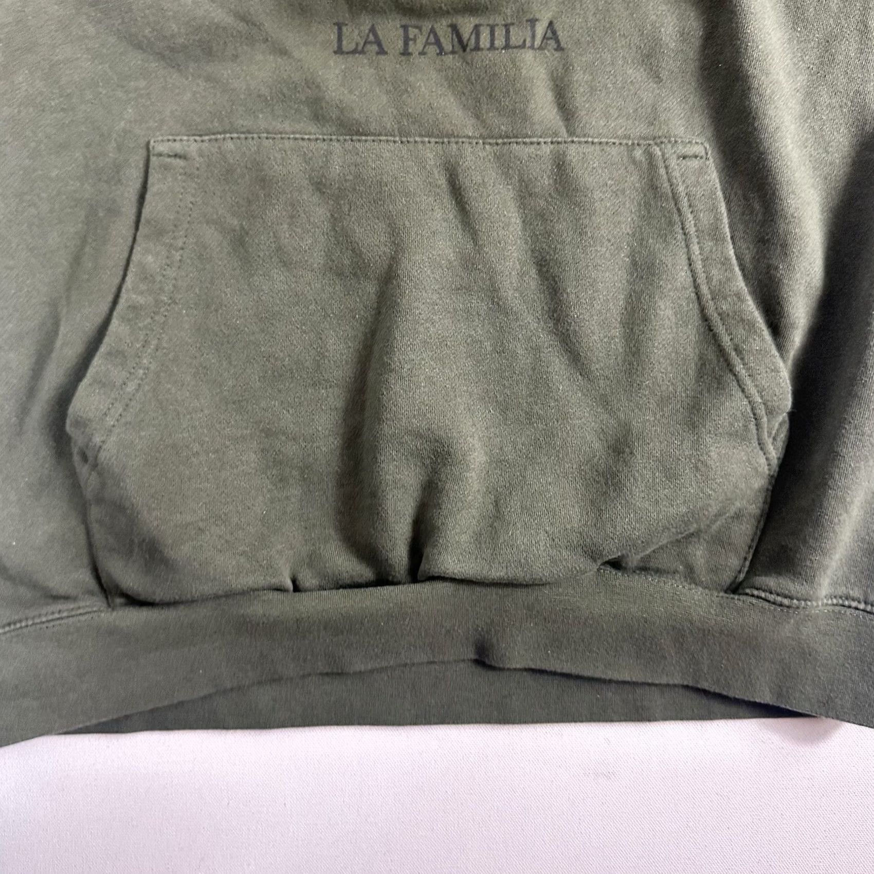 Vintage La Familia MMXIV Hoodie Mens Large Army Green Emoji Smiley Face Graphic Pullover Sweatshirt Size US L / EU 52-54 / 3 - 5 Thumbnail