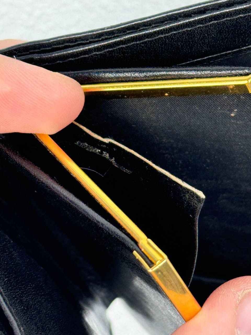 Vintage × Yves Saint Laurent Yvette Saint Laurent Vintage 90s Leather Wallet Size ONE SIZE - 9 Thumbnail