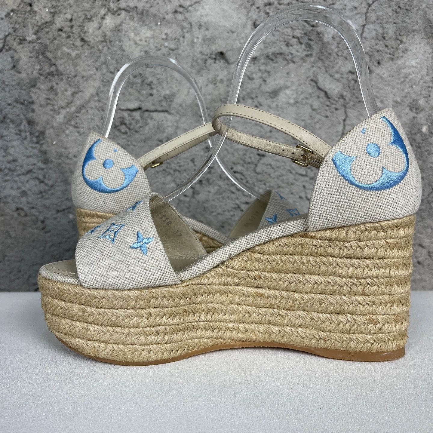 Louis Vuitton LV Women's 99% New Wedge Sandals Size 37 Size US 6.5 / IT 36.5 - 6 Thumbnail