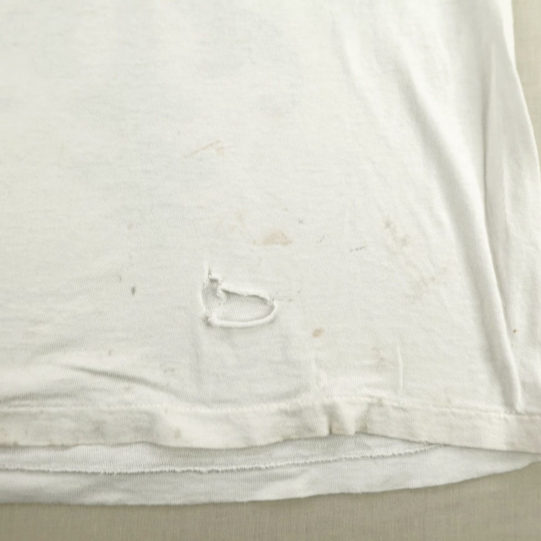 Billabong VINTAGE Billabong T-Shirt Men Small White 90s Surf Skate Graphic Distressed USA Size US S / EU 44-46 / 1 - 7 Thumbnail