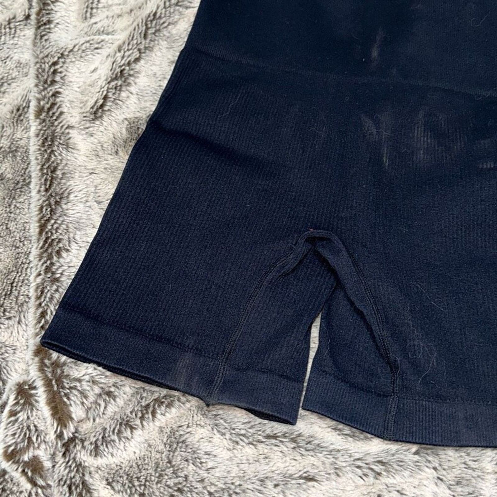Other Amazon Black Ribbed Bike Shorts | Sz S (NO SIZE TAG) Size 27" / US 4 / IT 40 - 3 Thumbnail