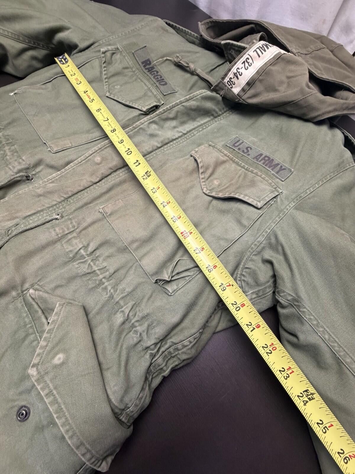 The Unbranded Brand VTG 1950 US Army M-1951 Field Coat w/ Hood & Liner Medium Size US M / EU 48-50 / 2 - 5 Thumbnail