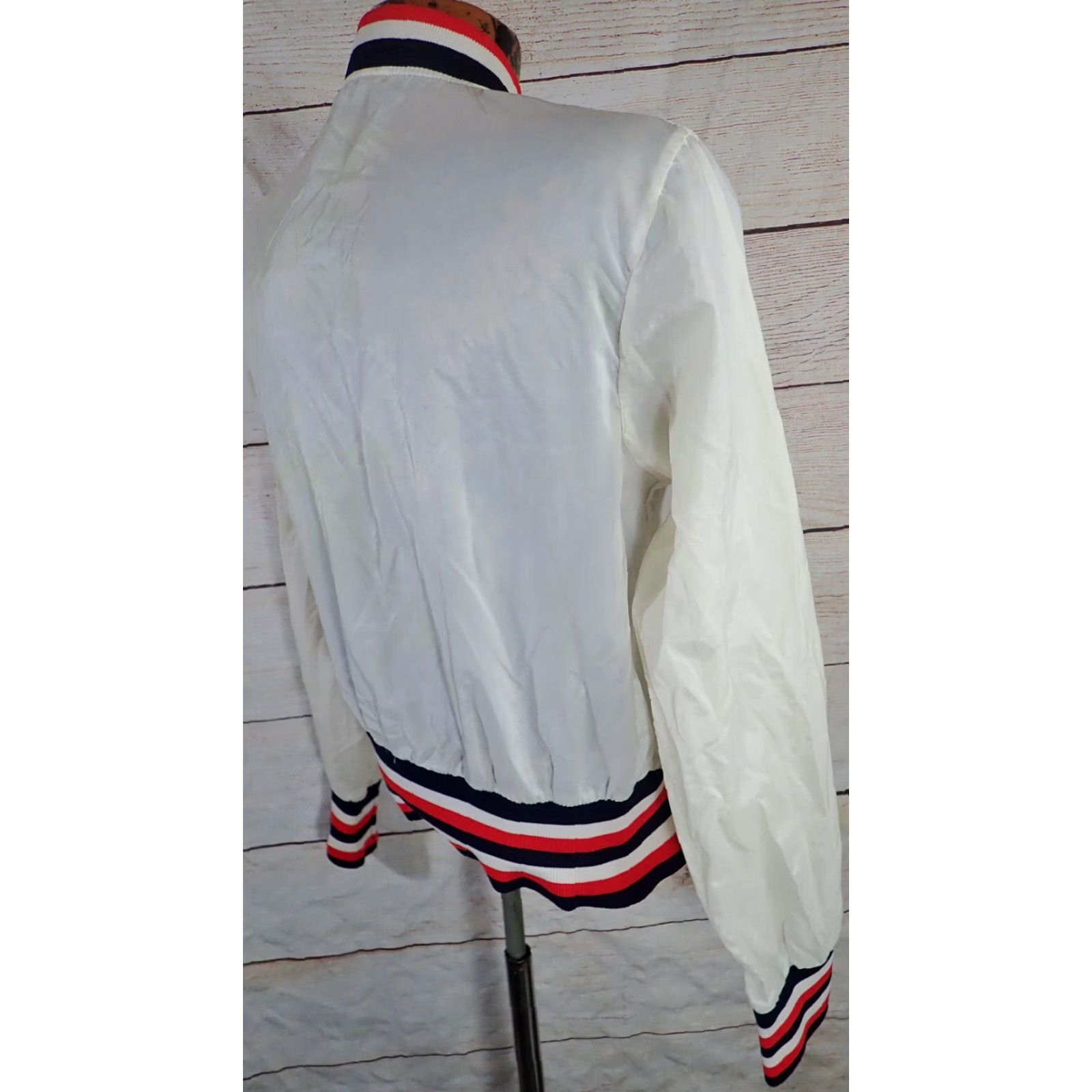 Vintage VINTAGE 80s CAMPUS Outerwear Full Zip White Satin Windbreaker Jacket USA M Size US M / EU 48-50 / 2 - 4 Thumbnail