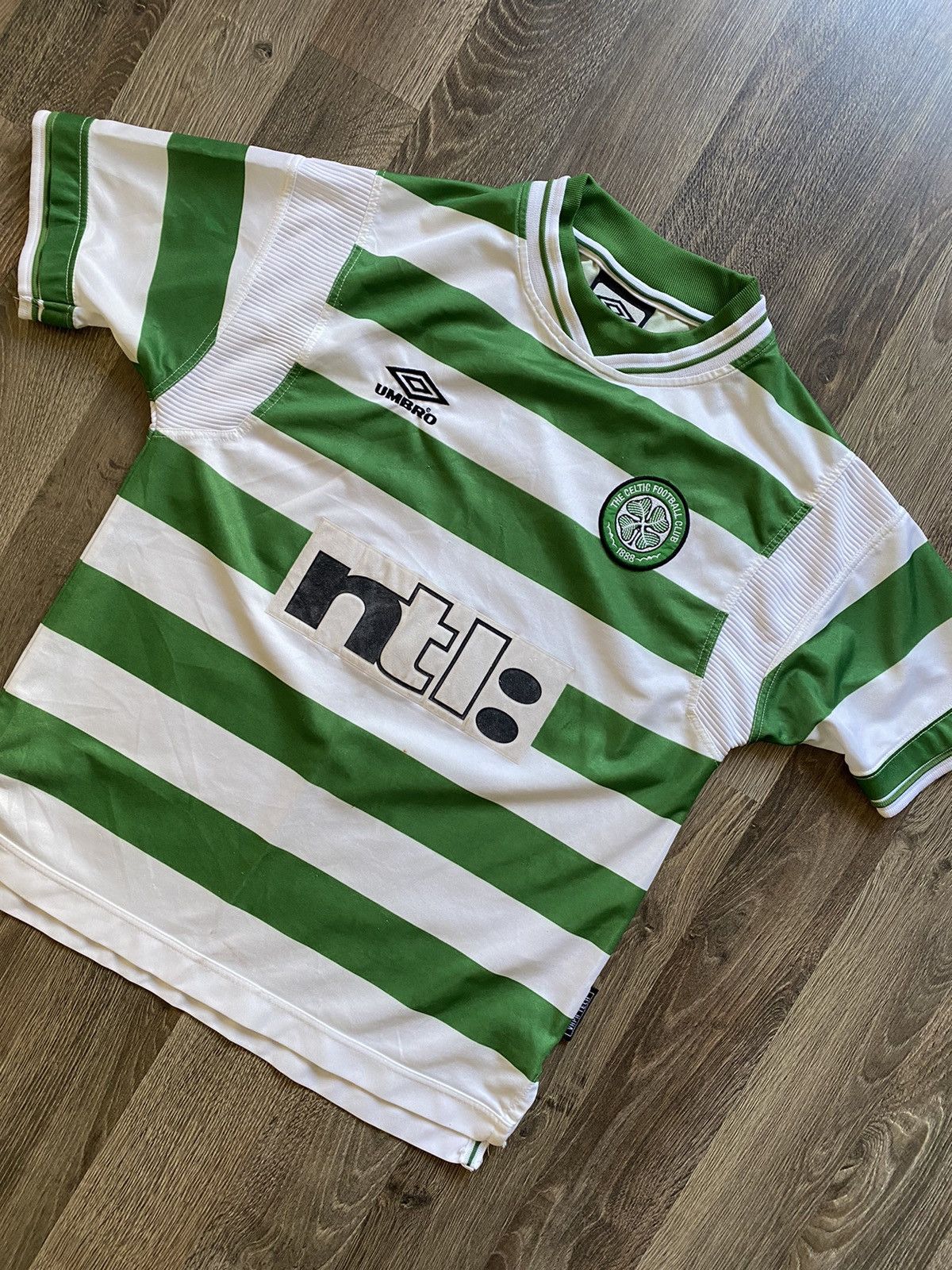 Vintage Celtic 1999/00 home kit | Grailed