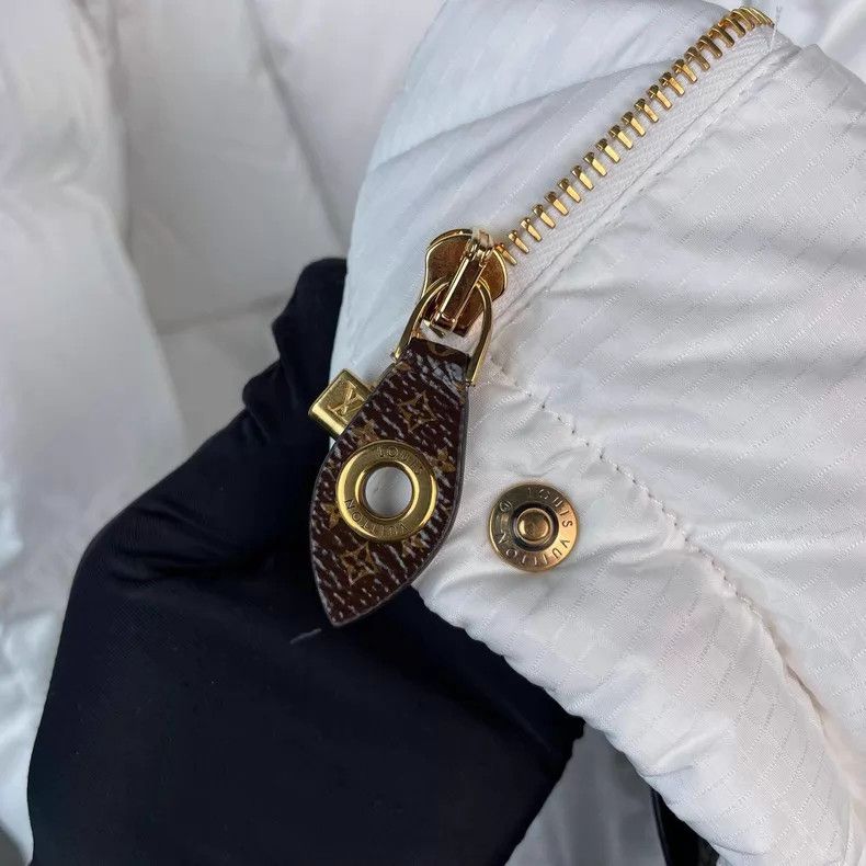 Louis Vuitton Louis Vuitton Capsule style white inner presbyopia down ja Size XXS / US 00 / IT 34 - 3 Thumbnail