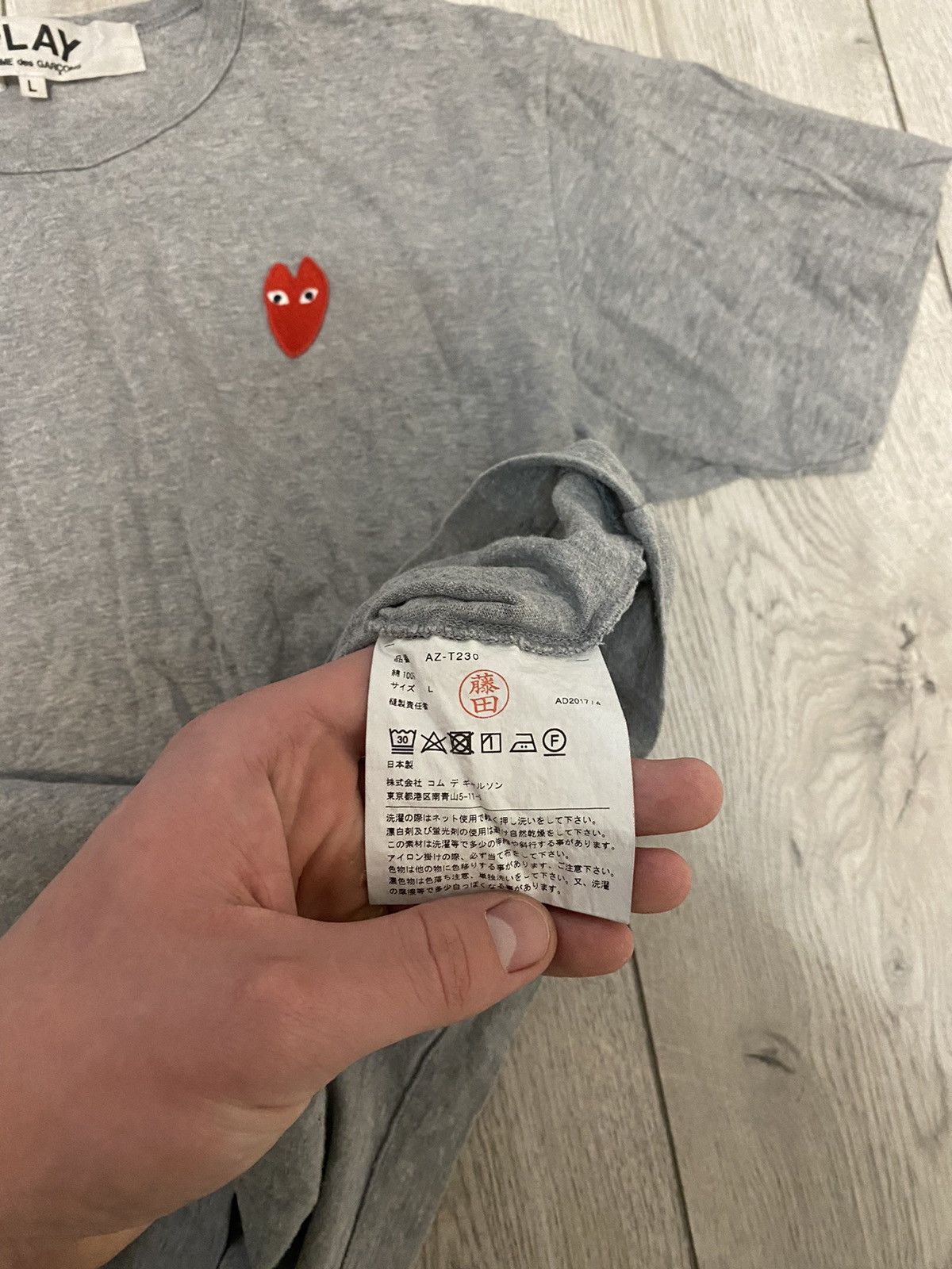 Comme des Garcons × Comme des Garcons PLAY PLAY Comme des Garçons Vintage Japan heart basic shirt Size US L / EU 52-54 / 3 - 4 Thumbnail