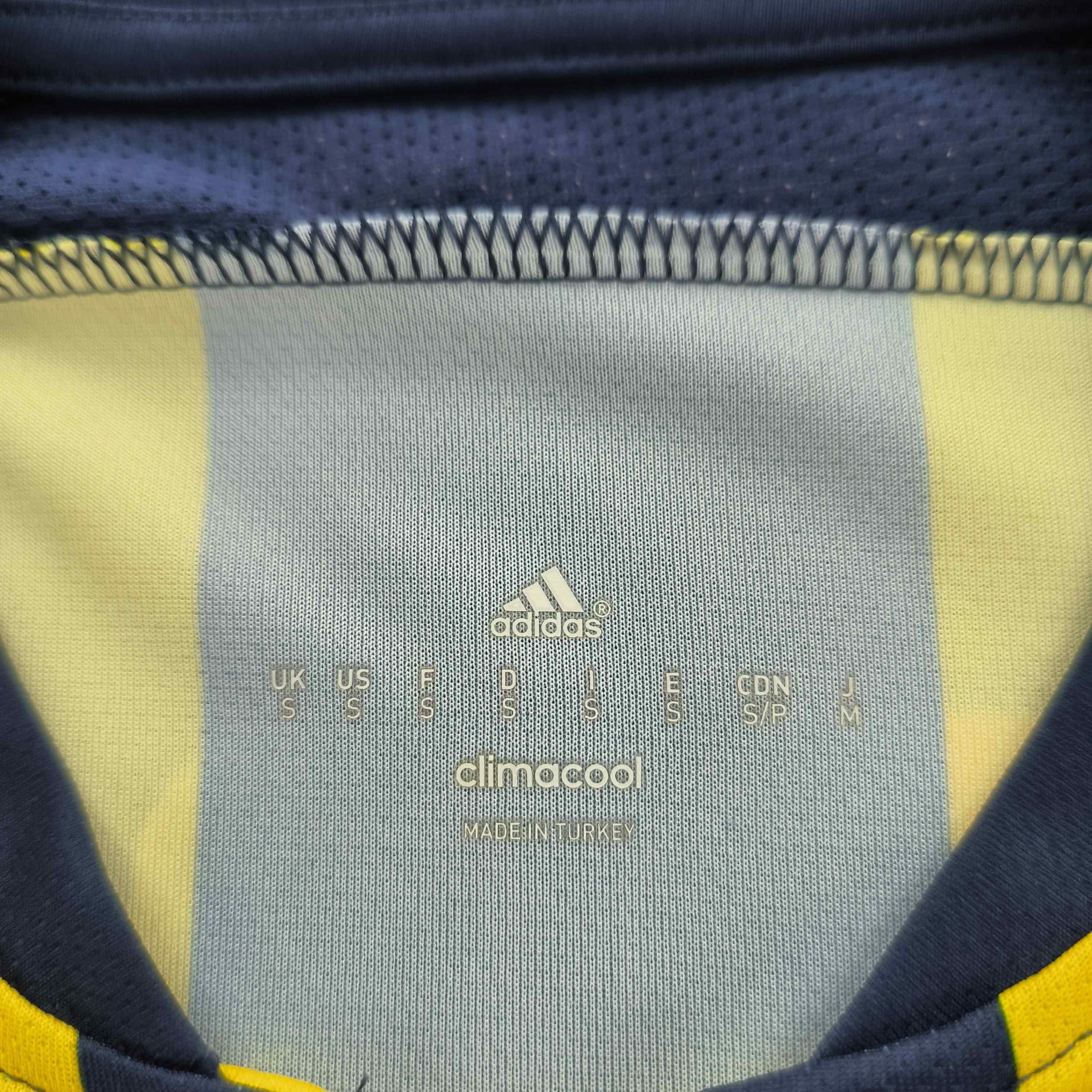 Adidas Fenerbahce 15-16 Adidas home EL v. Persie football jersey S Size US S / EU 44-46 / 1 - 6 Thumbnail