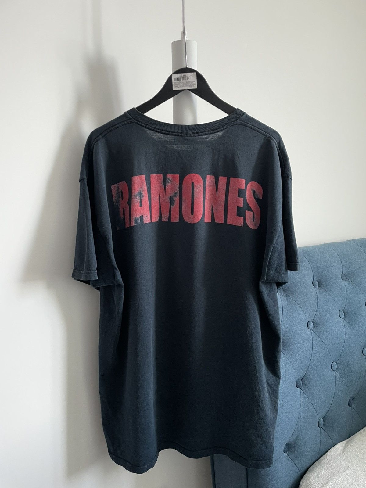 Band Tees Vintage Ramones 00’s Band T-Shirt Black Fade RARE Size US XL / EU 56 / 4 - 2 Thumbnail