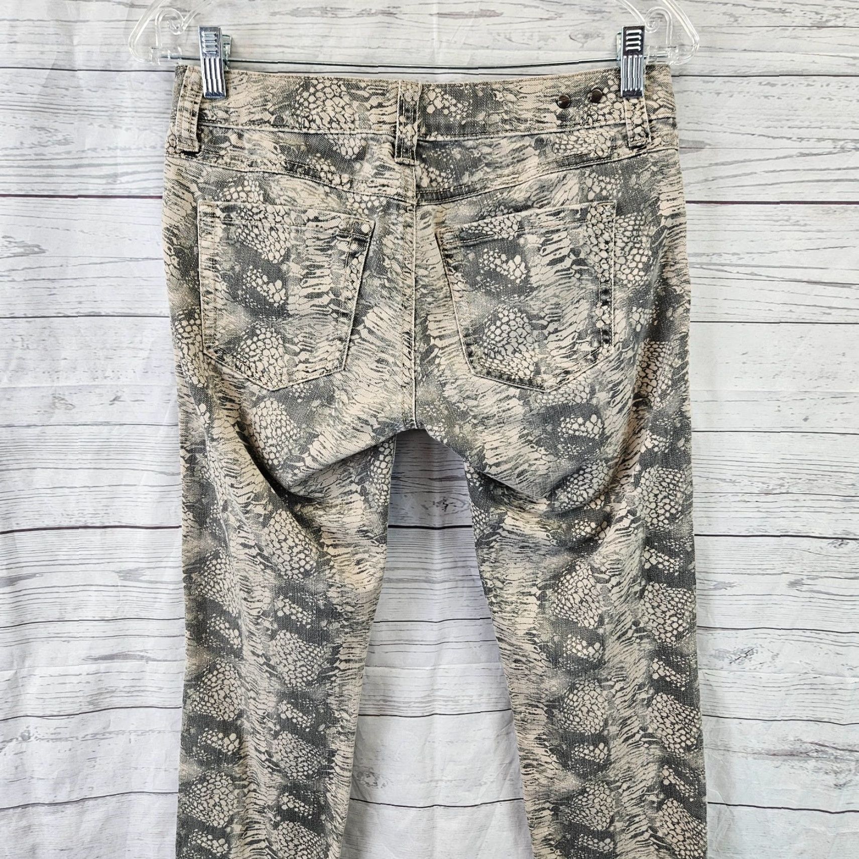 Vintage Cabi 958 Womens Diamondback Snakeskin Skinny Jeans Sz 0 Tan Low Rise Denim Skirt? Wait not Size 25" / US 0 / IT 36 - 4 Thumbnail