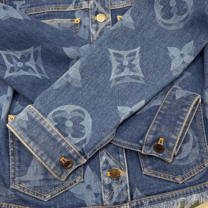 Louis Vuitton Louis Vuitton Cotton presbyopic full print collarless frin Size S / US 4 / IT 40 - 6 Thumbnail