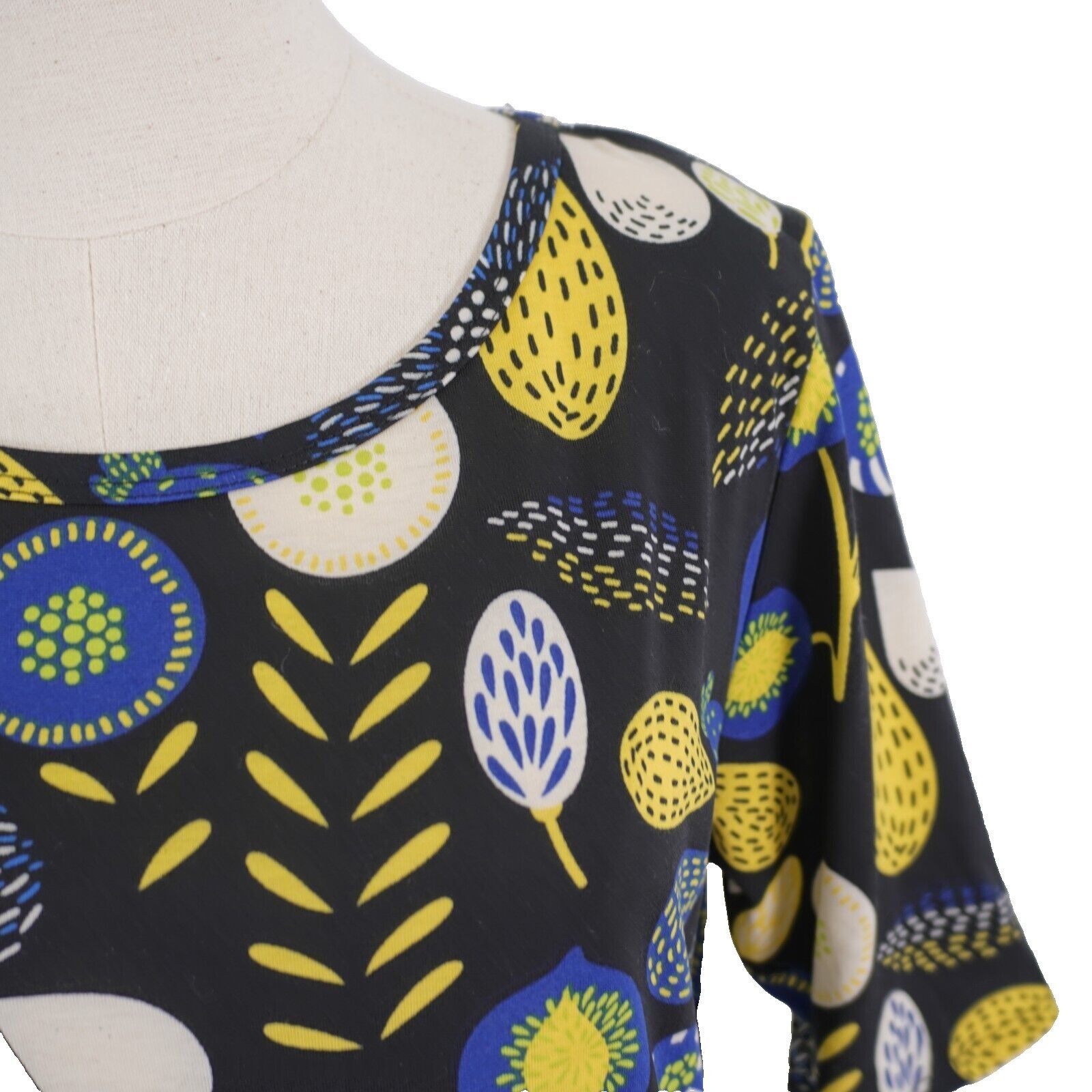 Designer NEW LuLaRoe Gigi XL Black Yellow Blue Floral Blouse Top Shor Size XL / US 12-14 / IT 48-50 - 2 Thumbnail