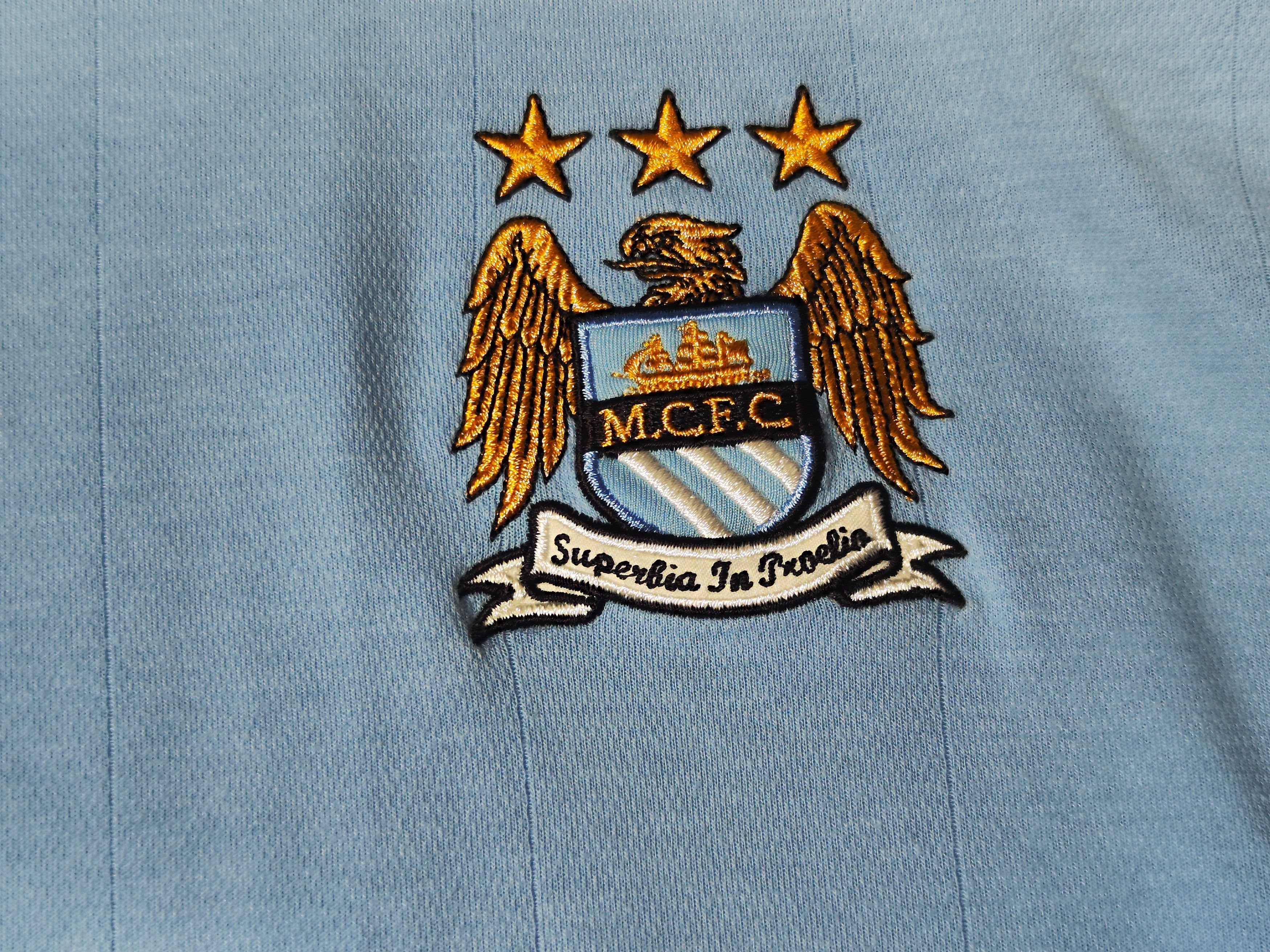 Umbro Umbro Manchester City football shirt size S Size US S / EU 44-46 / 1 - 3 Thumbnail