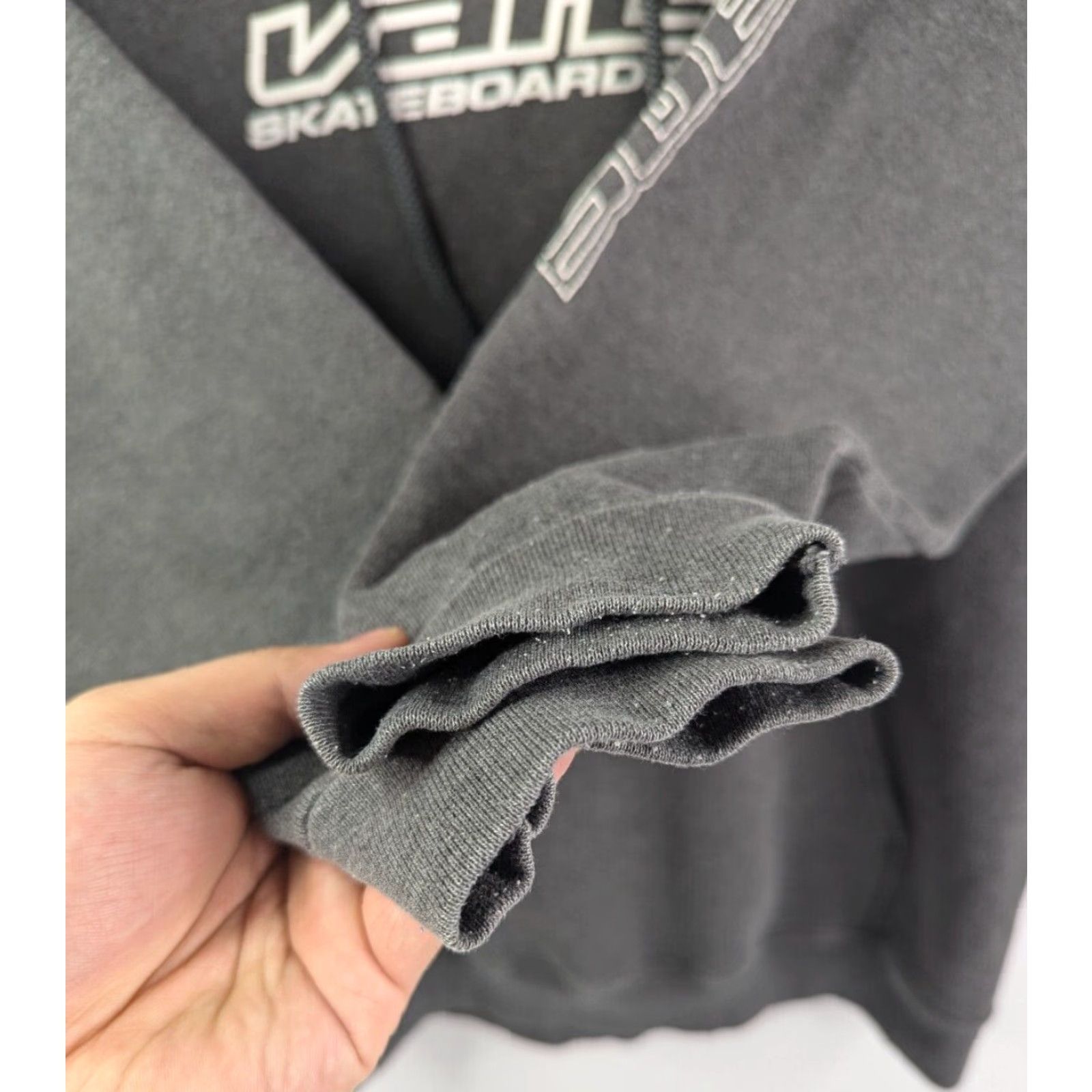 Vans VINTAGE Vans Hoodie Pullover Sweatshirt 66 Skateboarding Charcoal Grey M Men Grey 90s Skateboarding Vans Shirt Womens Mens Girls Size US M / EU 48-50 / 2 - 5 Thumbnail