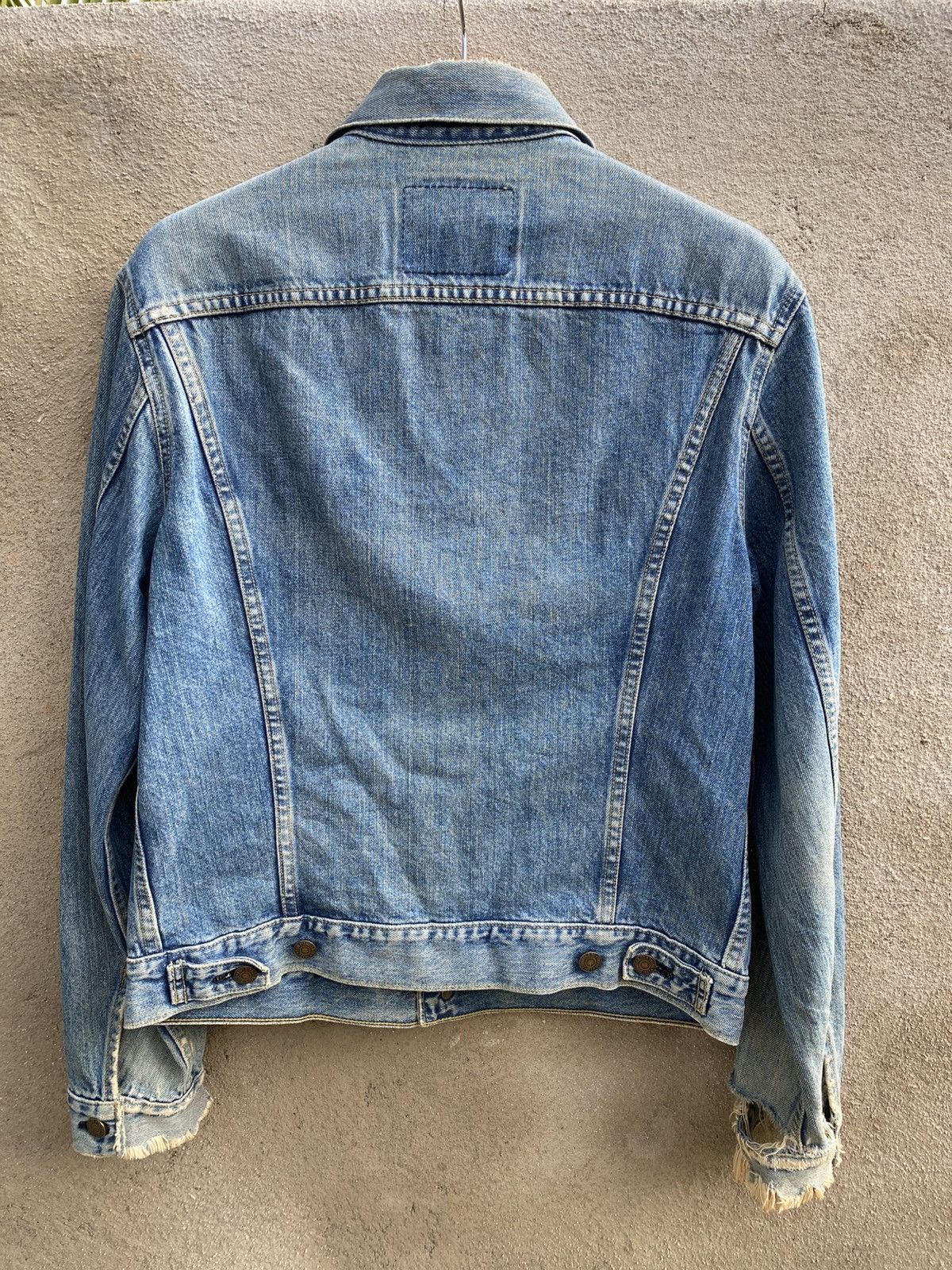 Levi's × Levi's Vintage Clothing × Vintage size 40 vintage levi's trucker big E denim jacket distressed Size US M / EU 48-50 / 2 - 2 Thumbnail