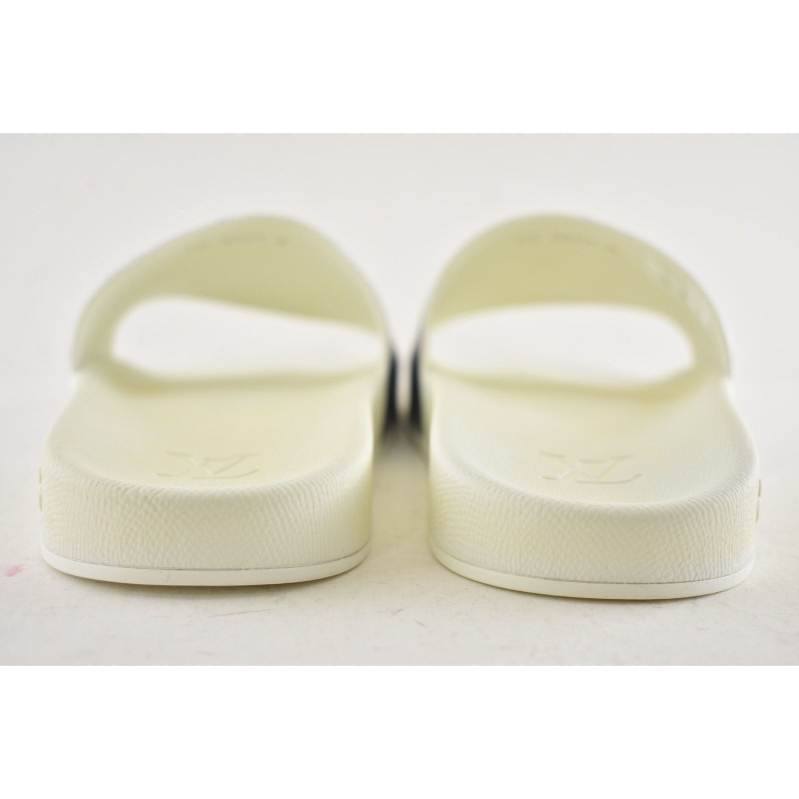 Louis Vuitton Louis Vuitton Silver Monogram Slide Sandal UK 9 US 10 11 Size US 10 / EU 43 - 14 Thumbnail