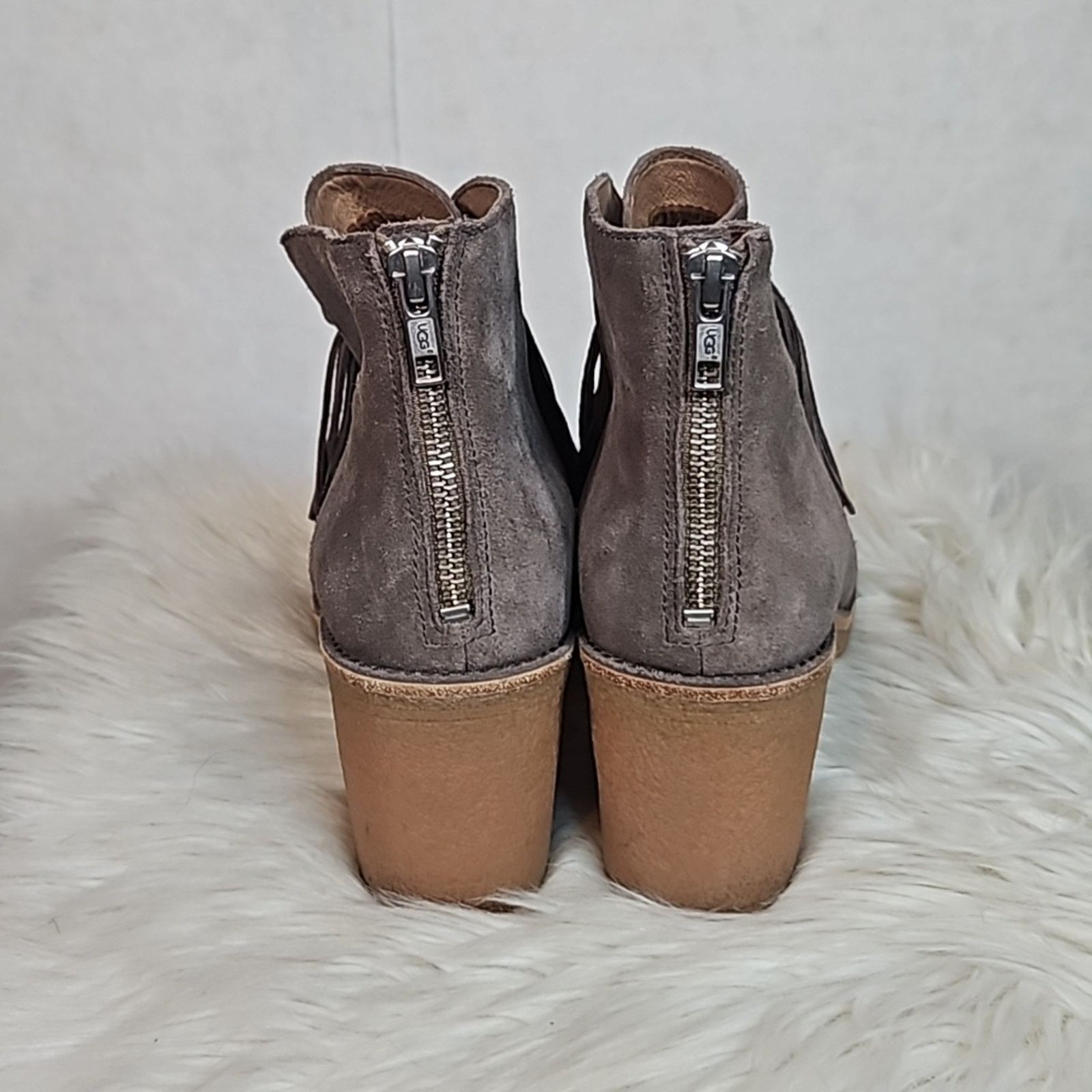 Ugg UGG Women's Grey Suede Corin Ankle Bootie with Fringe Bow Size US 8 / IT 38 - 3 Thumbnail