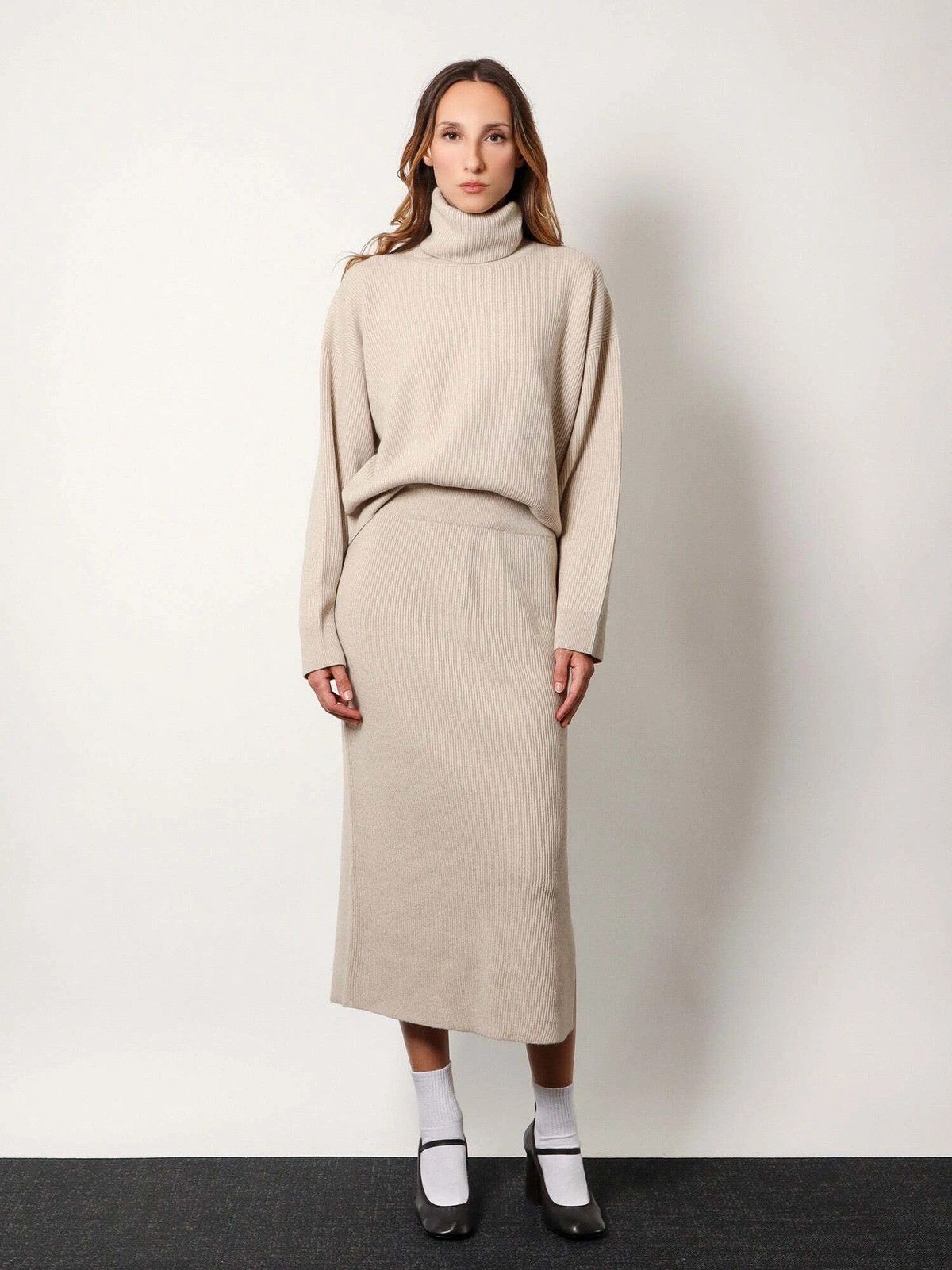 Brunello Cucinelli o1y0725 Midi Skirt in Beige Size 30" / US 8 / IT 44 - 5 Thumbnail