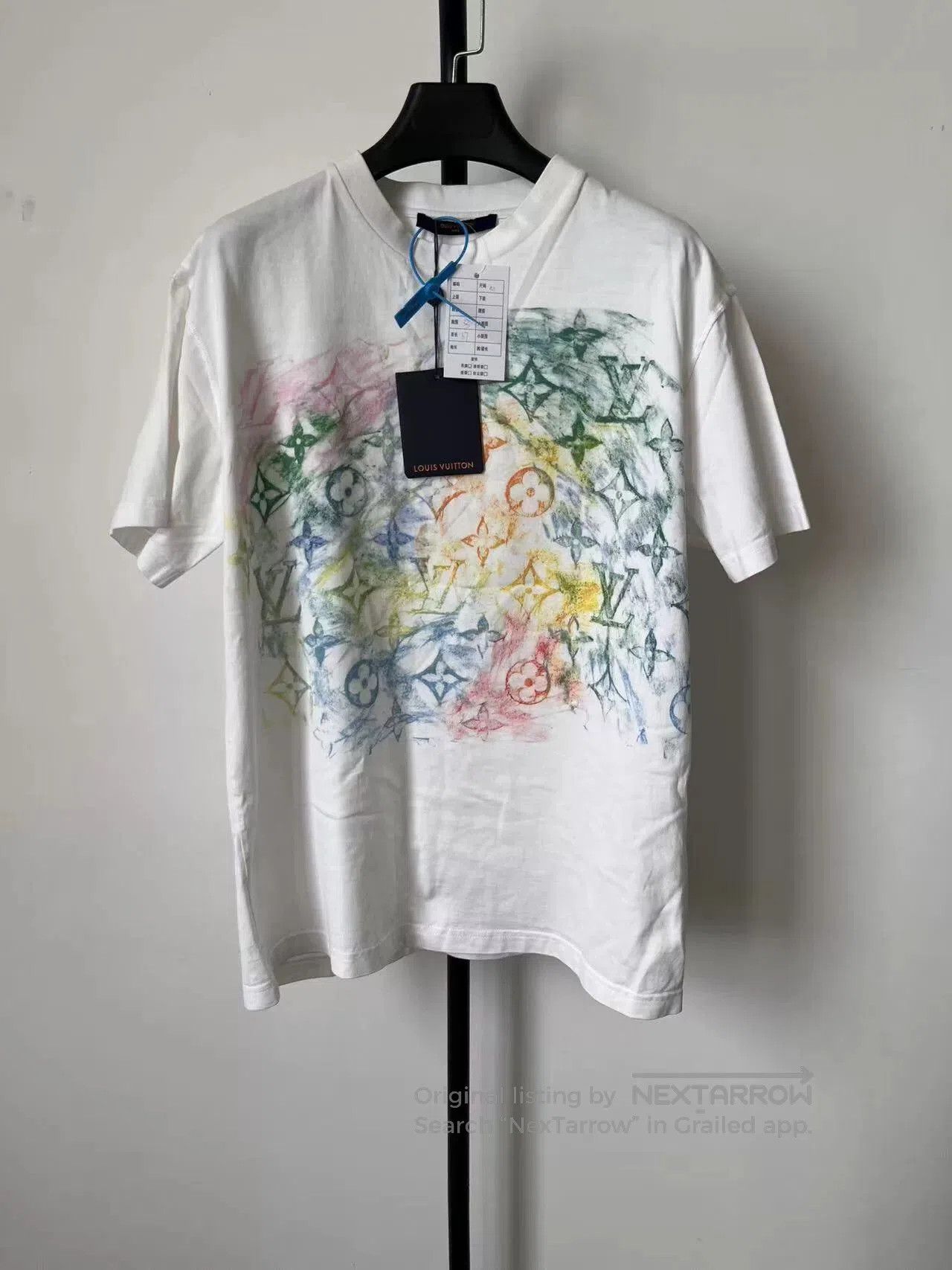 Louis Vuitton Louis Vuitton All-Over Colorful Print T-Shirt Men. Size US M / EU 48-50 / 2 - 1 Thumbnail