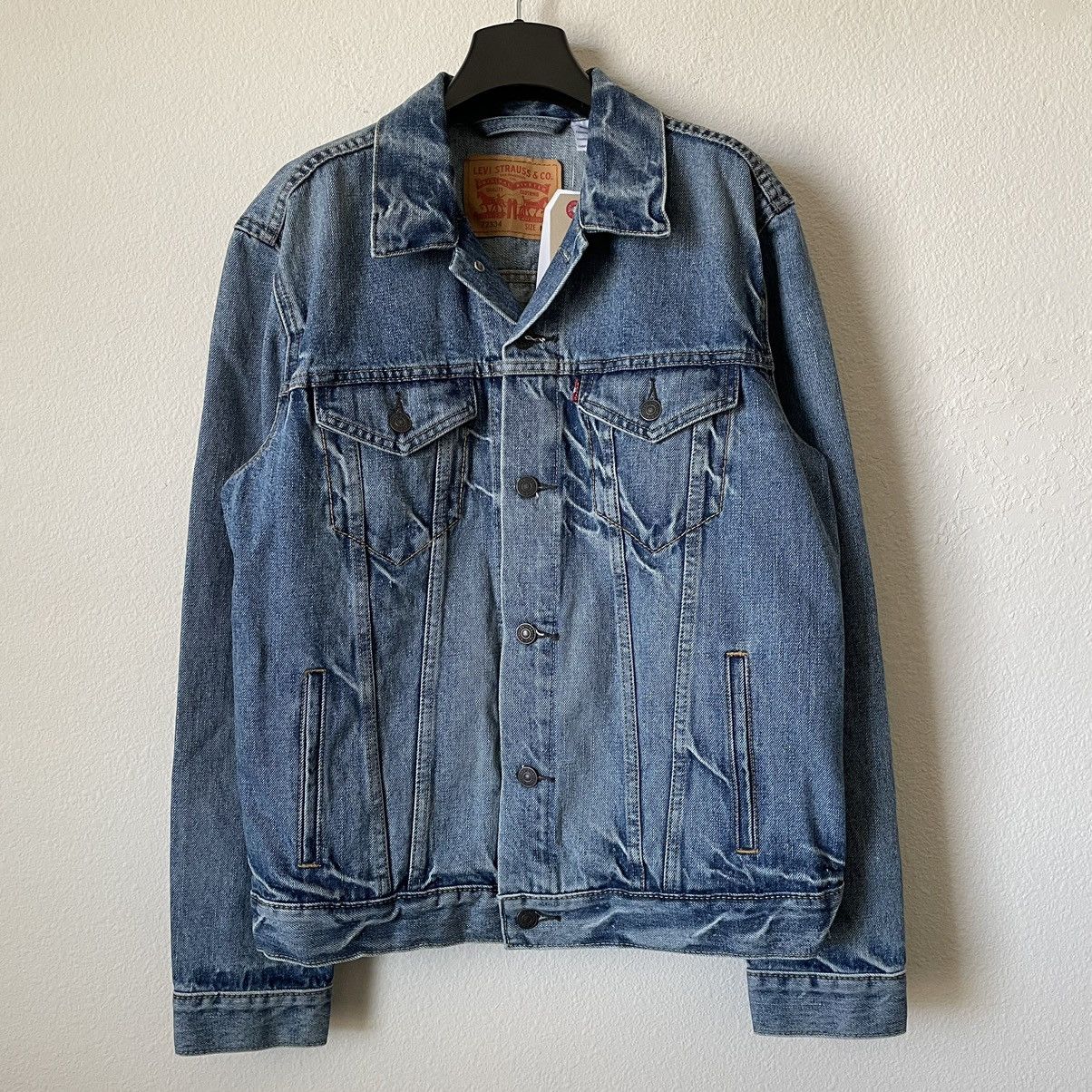 Levi's Levi’s Premium Faded Light Wash Denim Trucker Jacket Size US M / EU 48-50 / 2 - 1 Thumbnail