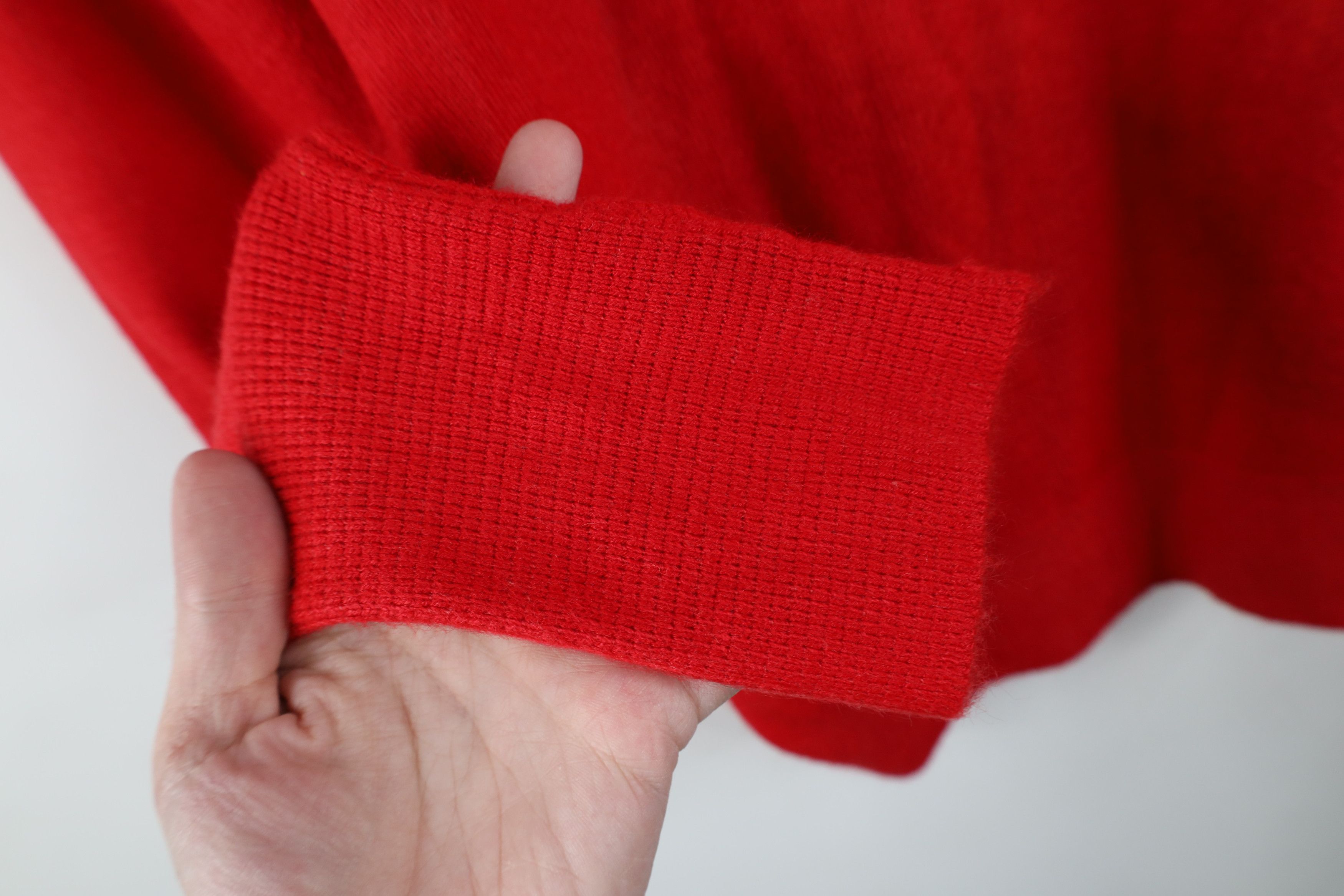 Izod Vintage 70s Izod Soft Knit Golfing Golf V-Neck Sweater Red Size US M / EU 48-50 / 2 - 6 Thumbnail