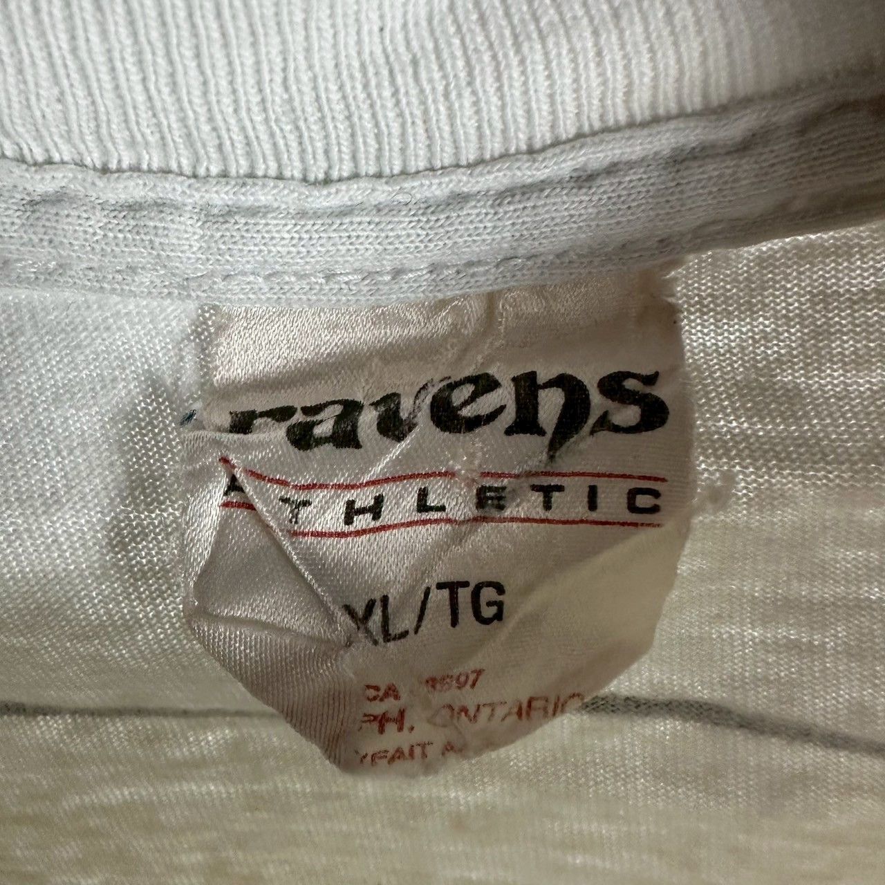 Vintage Vintage 90s Vancouver Canucks All Over Print NHL AOP T-shirt Size US S / EU 44-46 / 1 - 3 Thumbnail