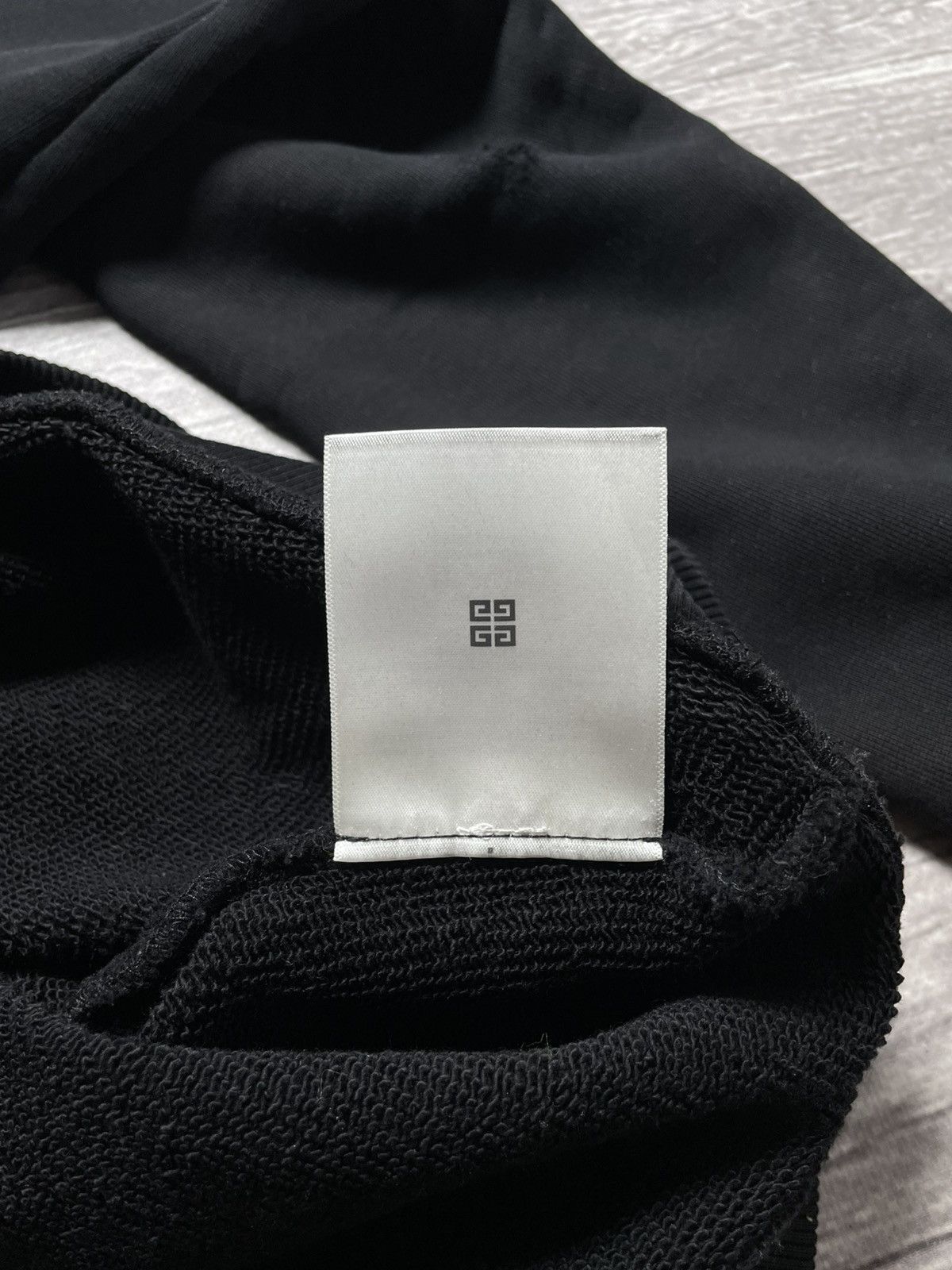 Givenchy Givenchy College Slim Fit Crewneck Black Sweatshirt Size US S / EU 44-46 / 1 - 11 Thumbnail