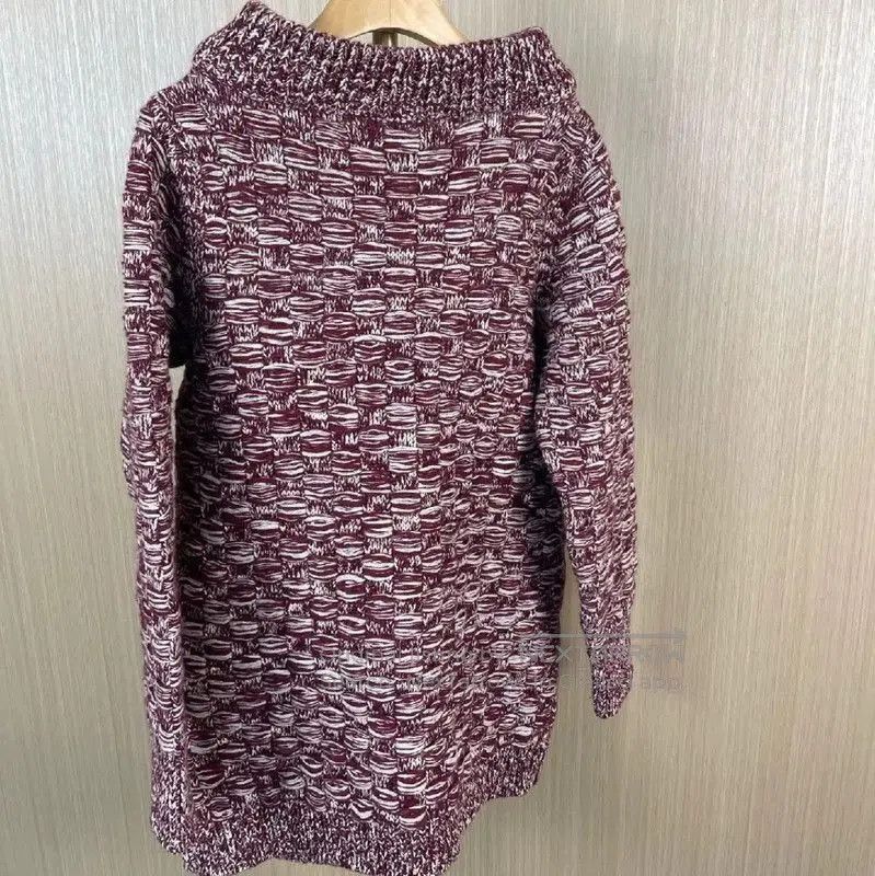 Chanel Chanel Burgundy Knit Cardigan with Hood . Size M / US 6-8 / IT 42-44 - 2 Thumbnail