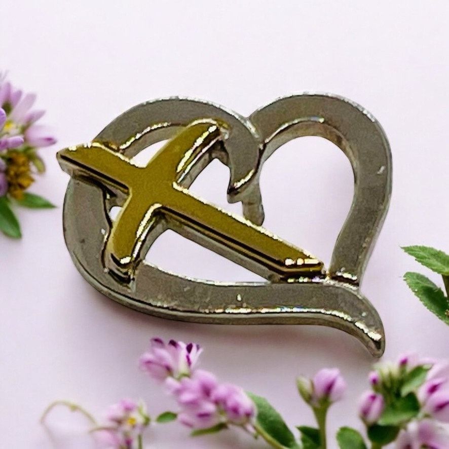 Vintage Mother's Heart Pin-Silver & Gold Tone-Religious-Card-Gift Size ONE SIZE - 1 Thumbnail