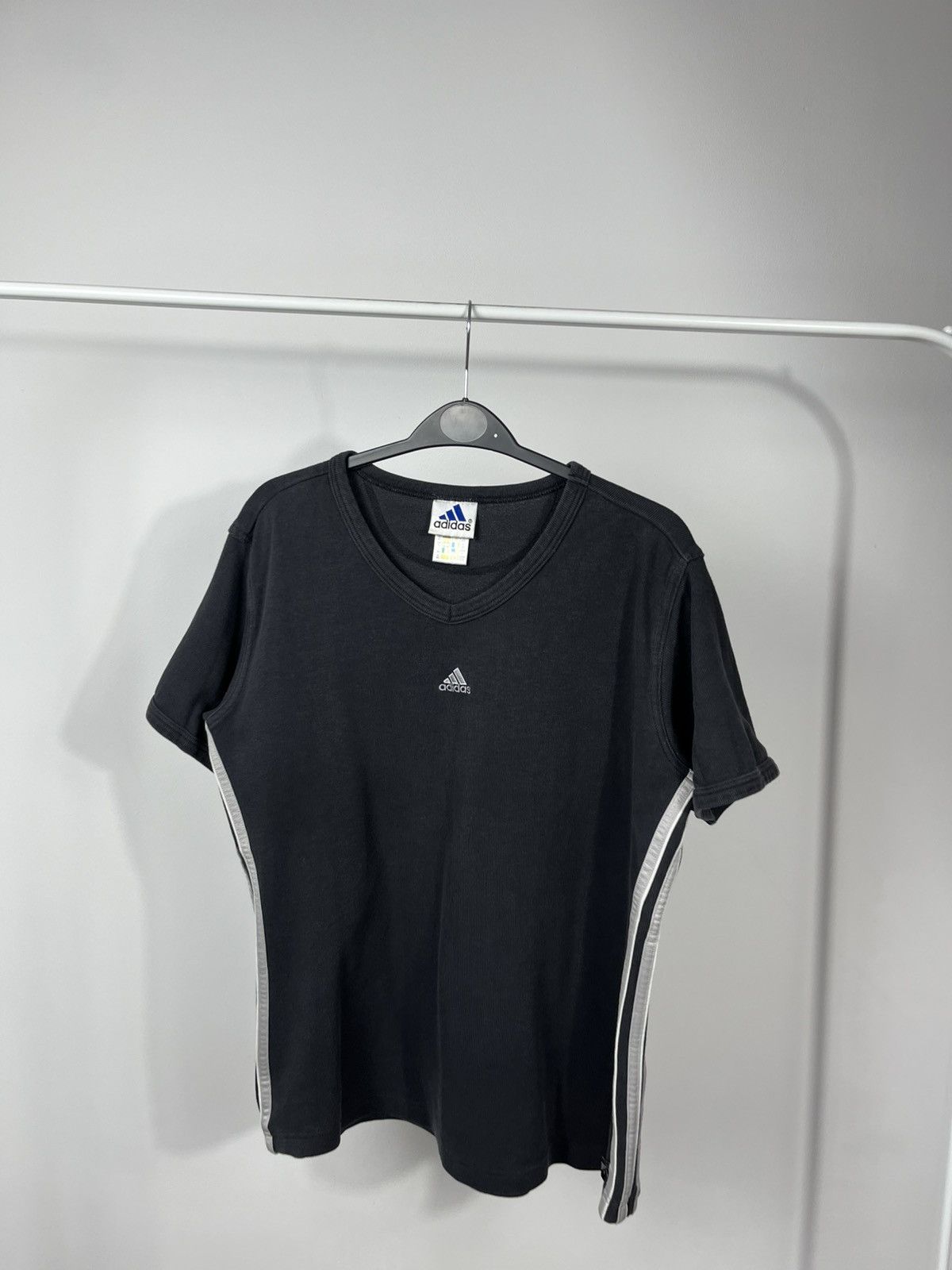 Adidas Vintage Adidas T Shirt Faded Gray Short Sleeve Size L Size L / US 10 / IT 46 - 2 Thumbnail