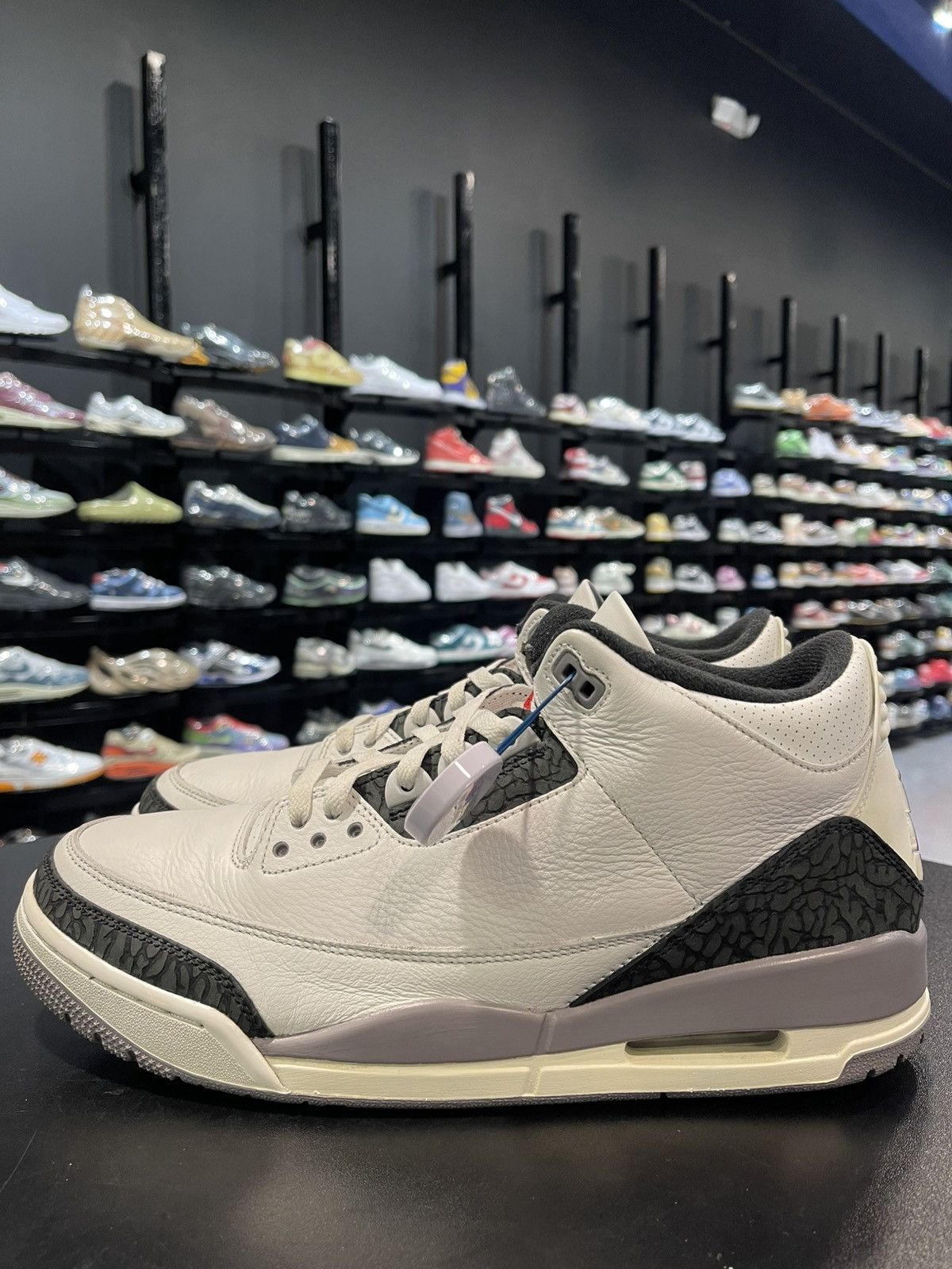 Jordan Brand Size 13 - Jordan 3 Retro Cement Grey Size US 13 / EU 46 - 1 Thumbnail