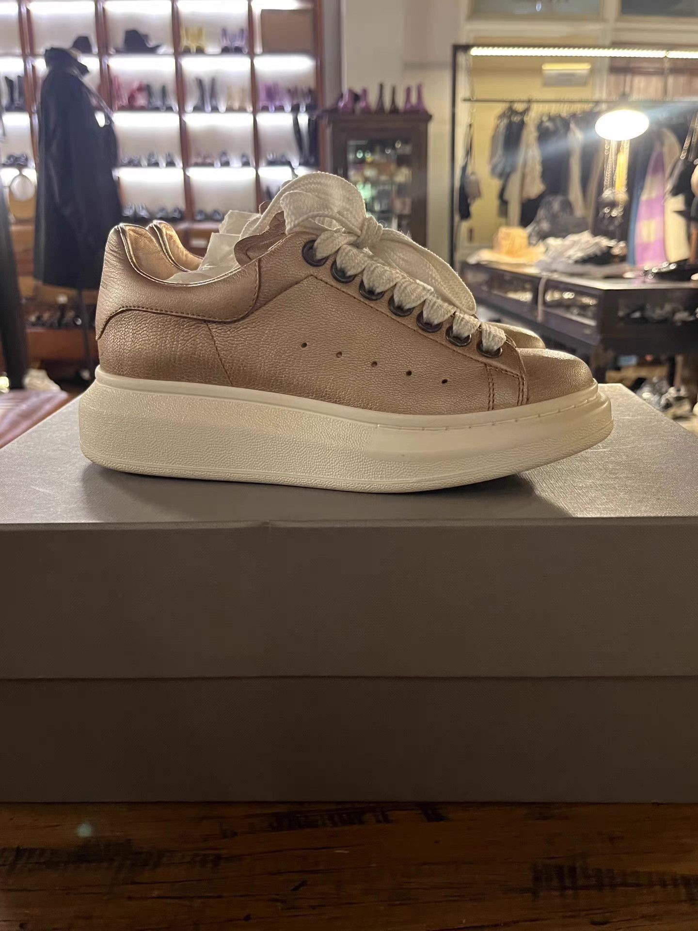 Alexander McQueen Alexander McQueen 16SS Champagne‑colored White Sneakers Ｑ25 Size US 8 / IT 38 - 2 Thumbnail