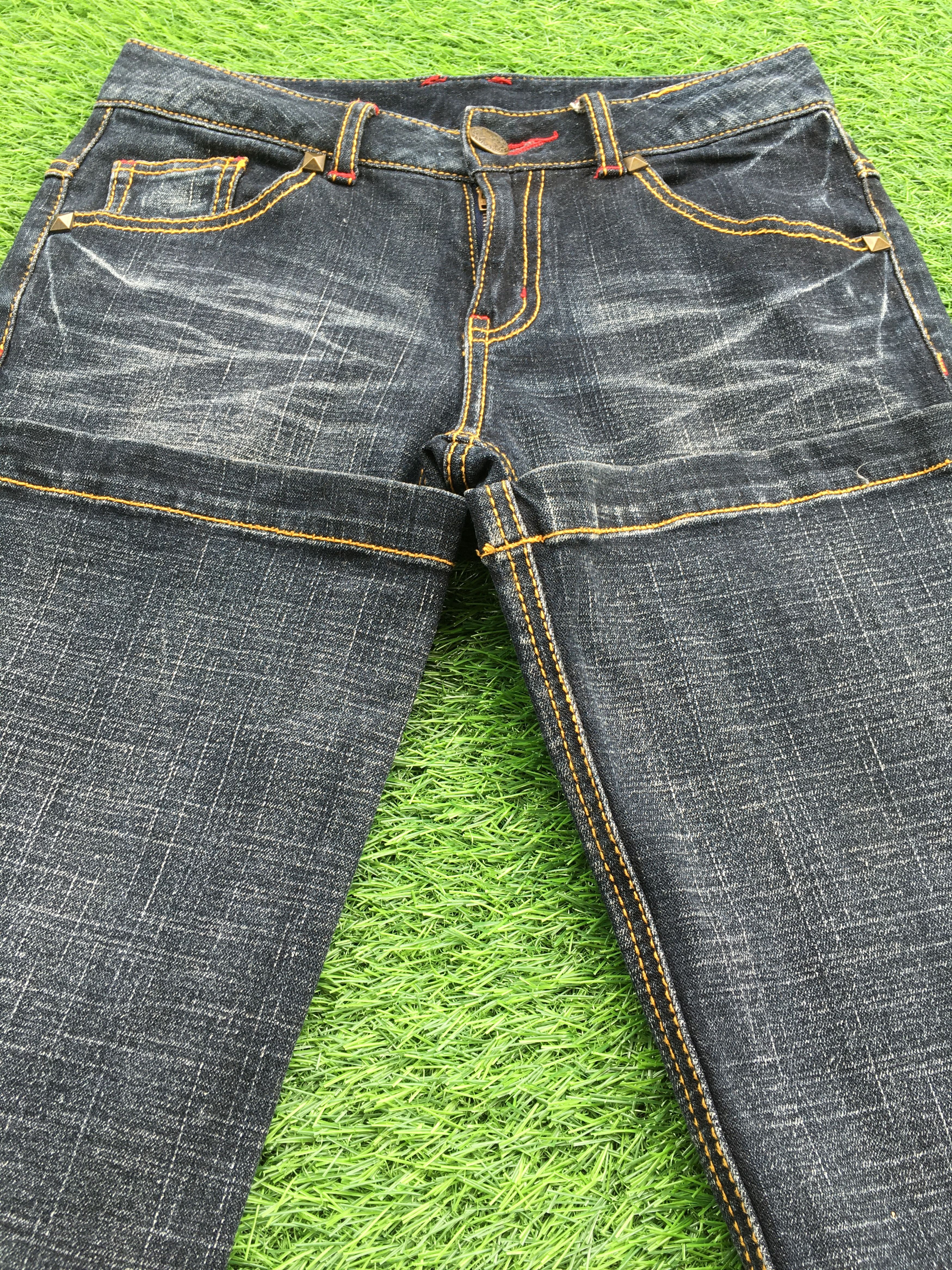 Bcbgmaxazria Y2K BCBG Low Rise Bootcut Jeans D-1230 Size 25" / US 0 / IT 36 - 5 Thumbnail